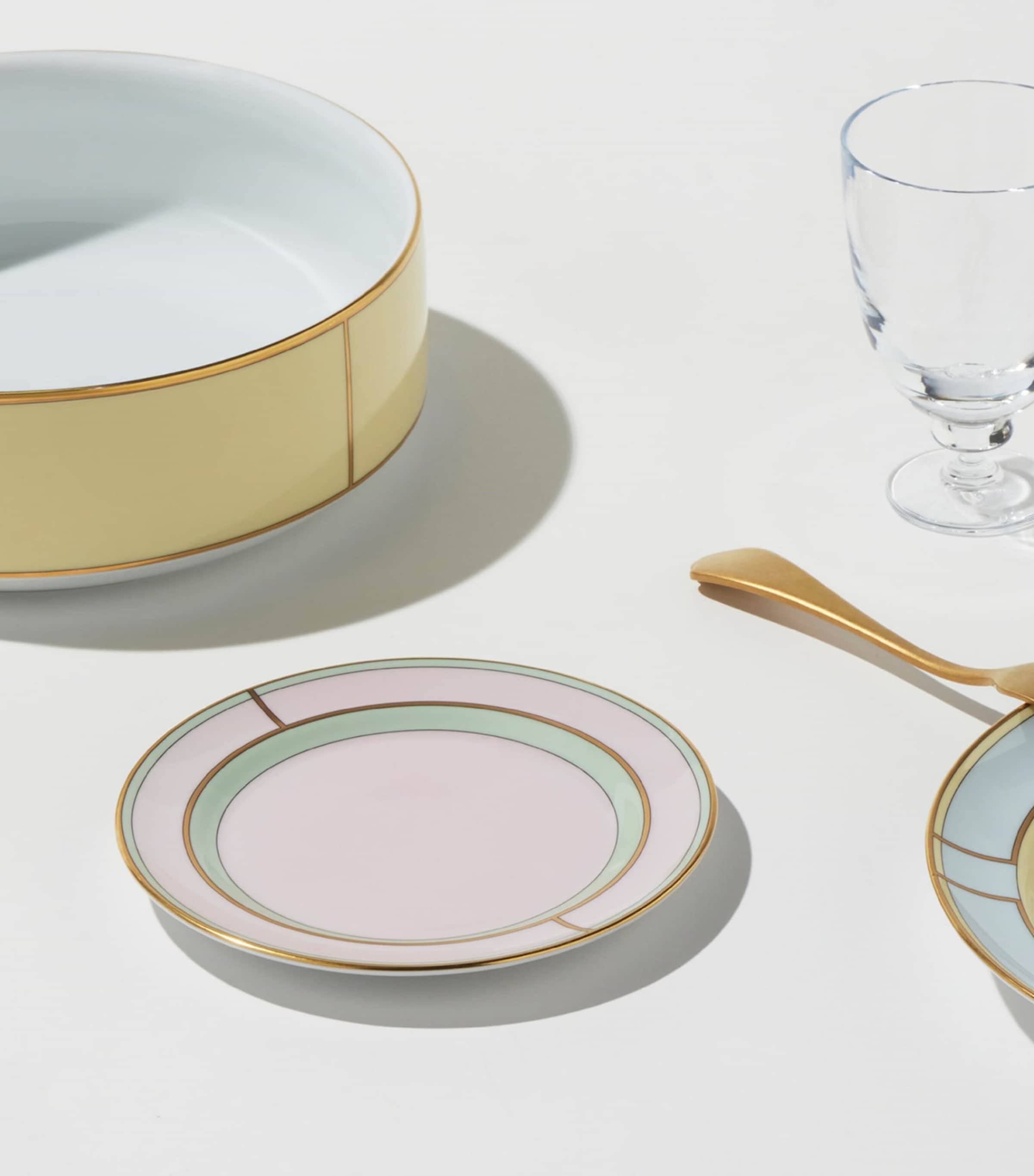 Porcelain Colonna Diva Rosa Bread Plate (17cm) G00134902 Image 2