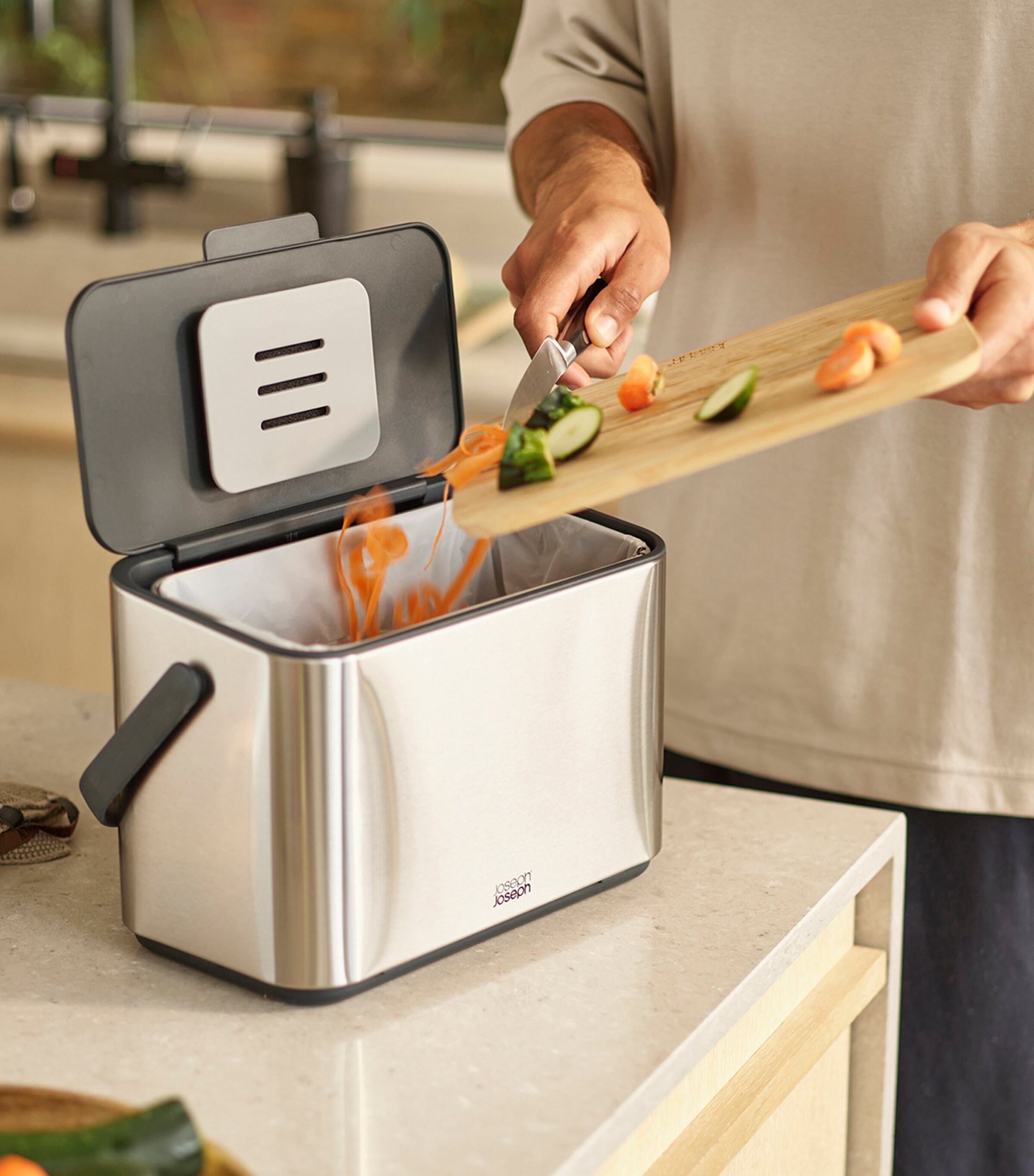 Stainless Steel Premium Food Waste Caddy (4L) SS/DARK GREY Image 5