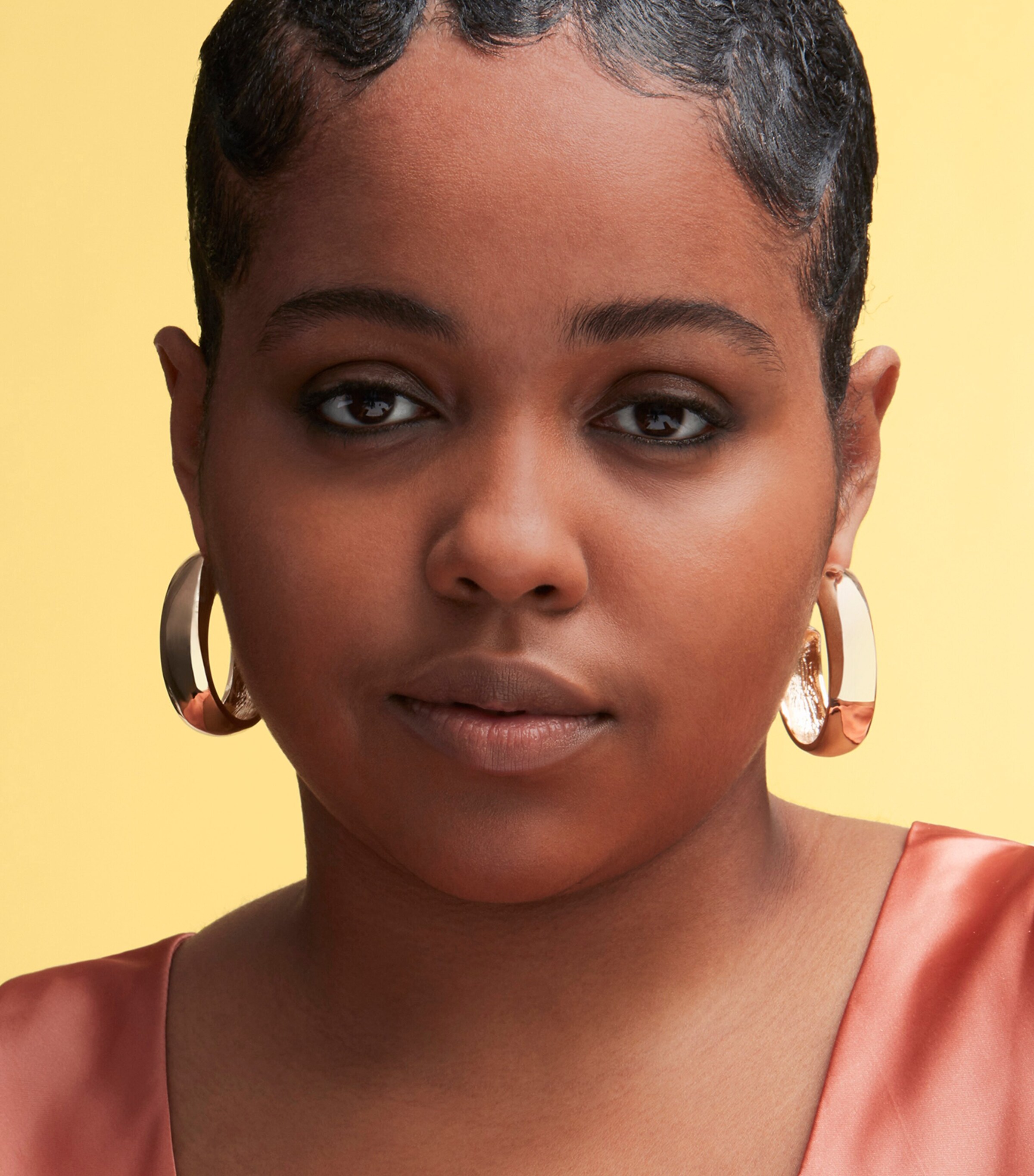 Studio Radiance Face and Body Foundation C6 Image 4