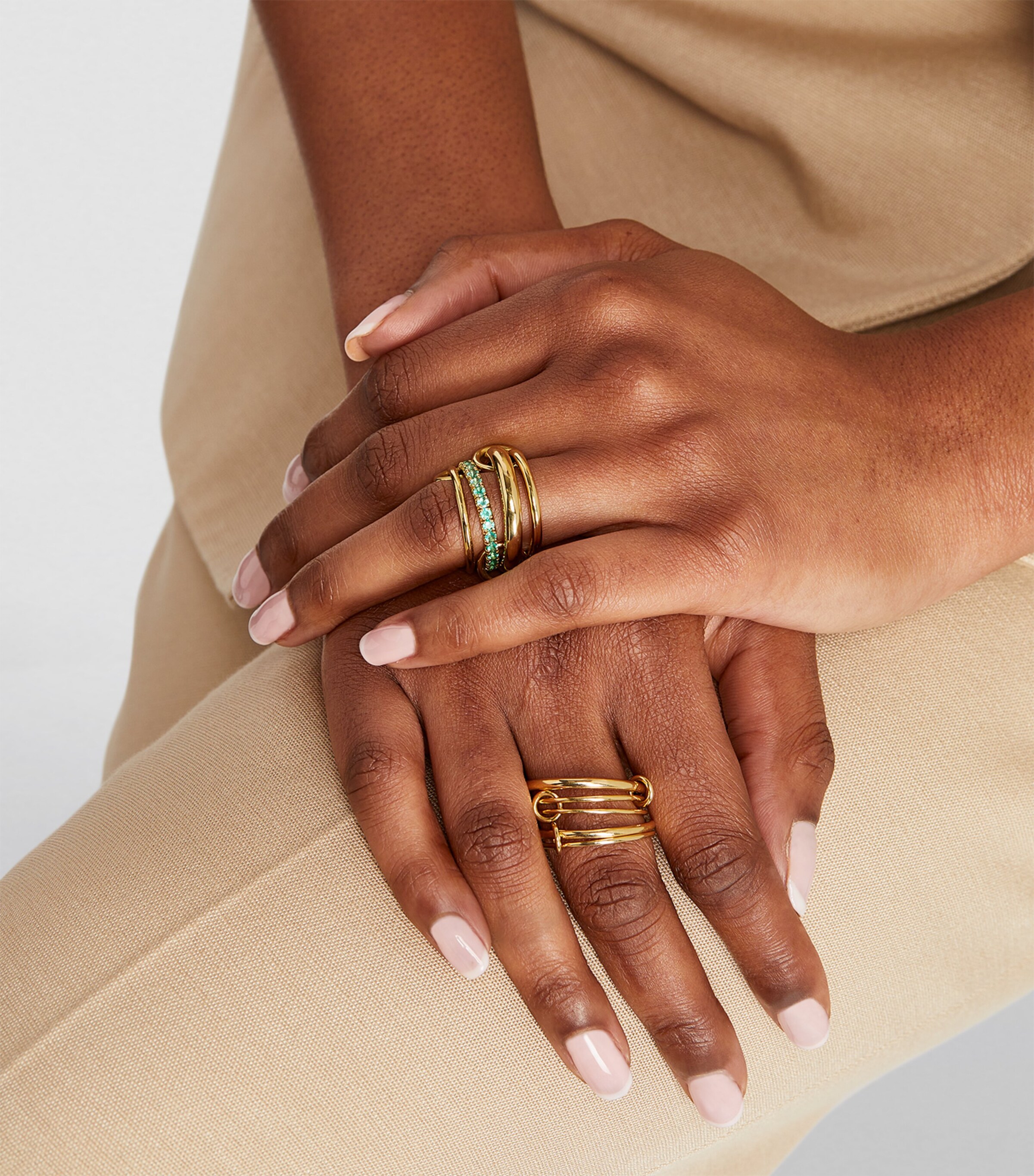 Yellow Gold and Emerald Janssen Ring YELLOW GOLD Image 4