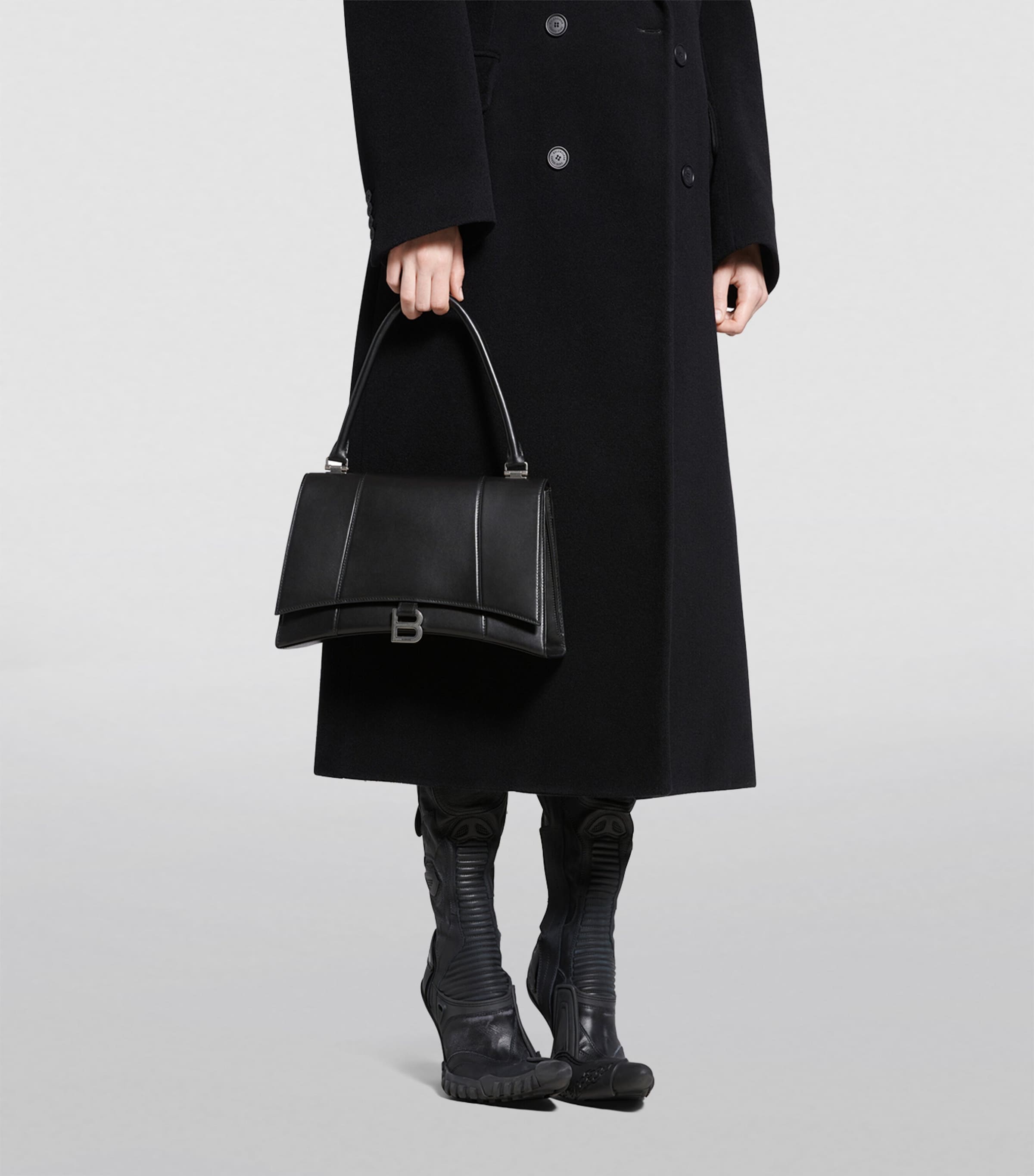 Medium Leather Hourglass Top-Handle Bag 1000 Image 4