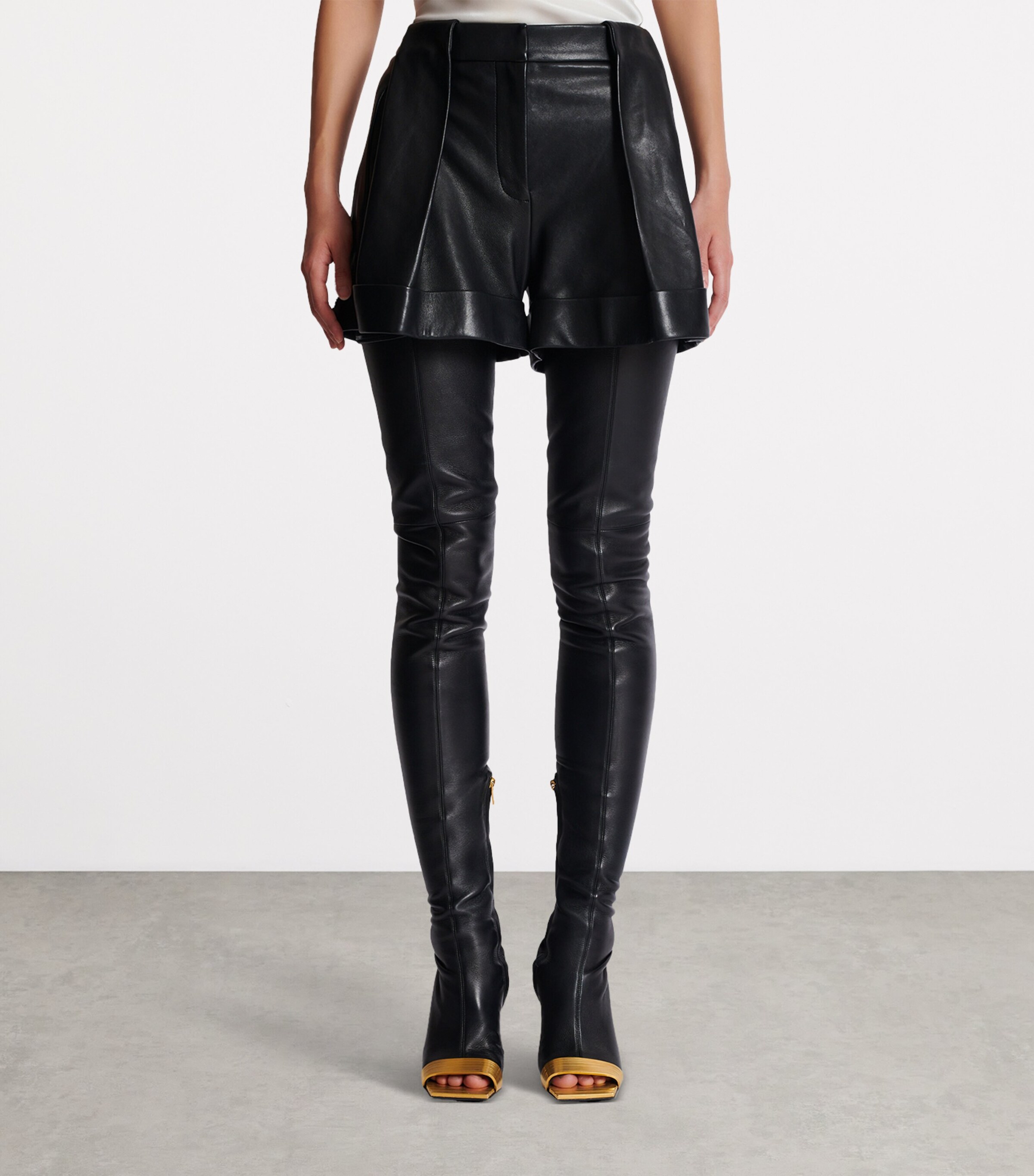 Lambskin Pleated Shorts 0PA NOIR Image 2