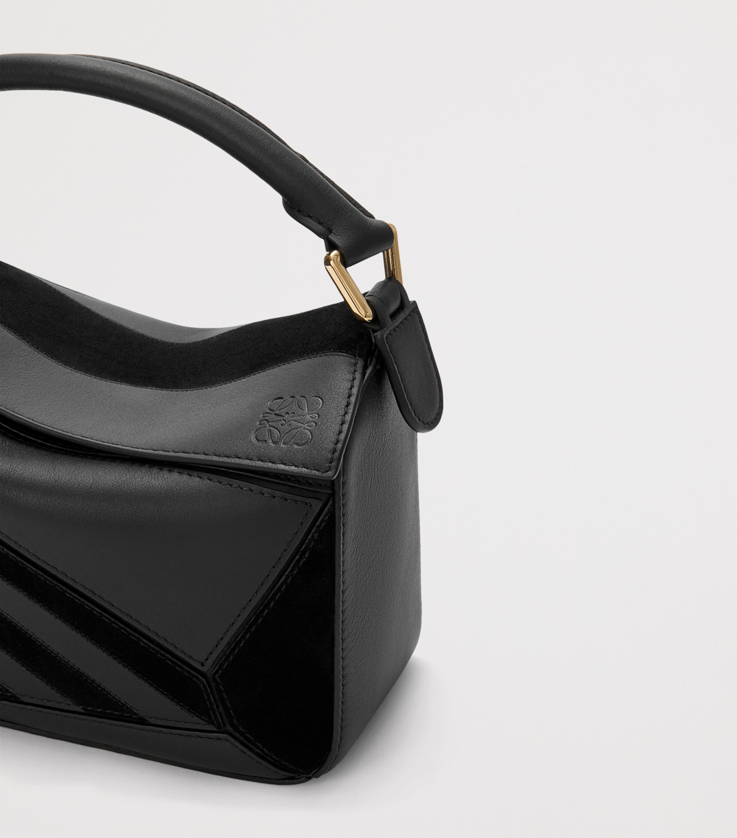 Small Leather Stripe Puzzle Edge Top-Handle Bag BLACK Image 8