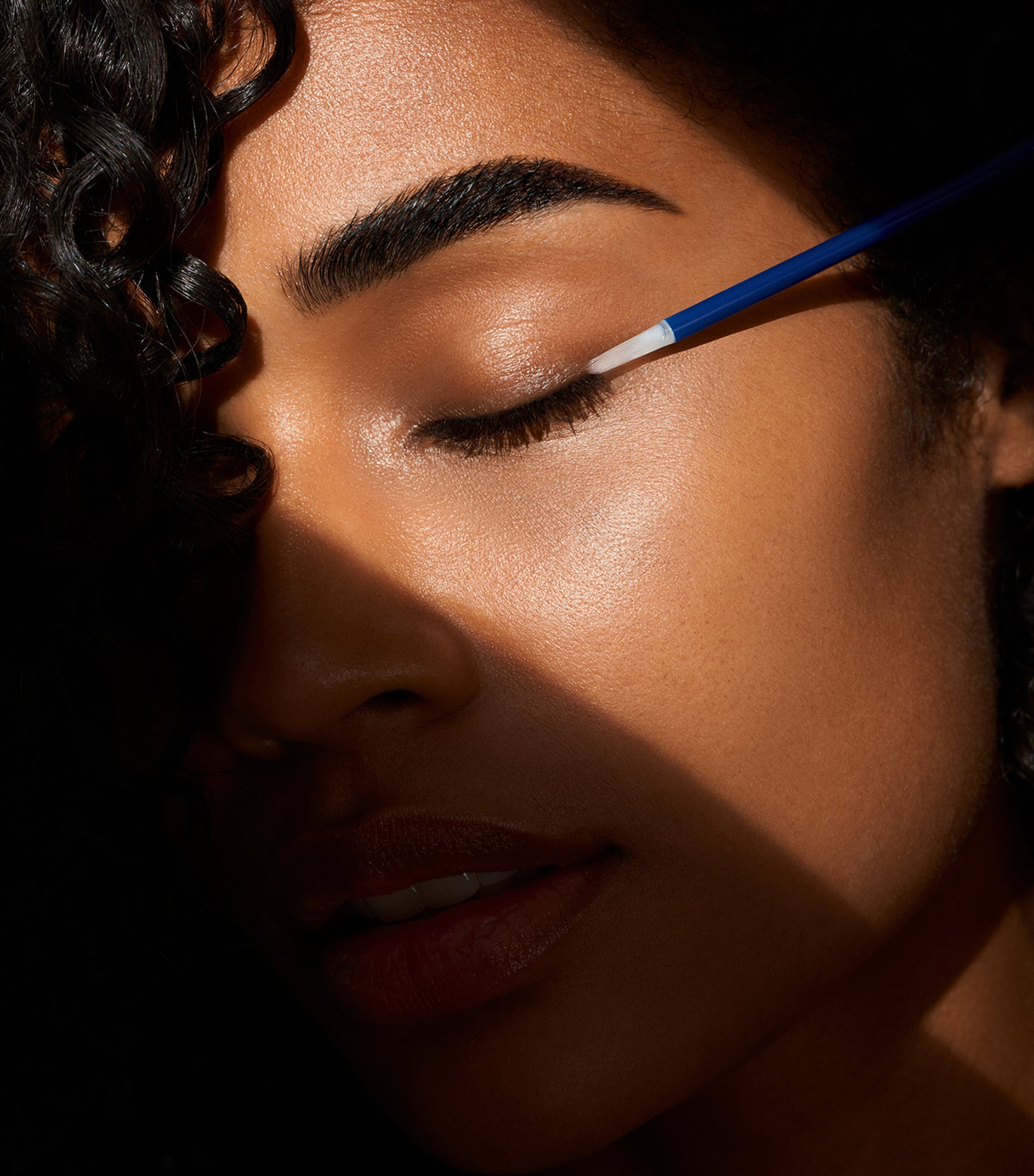 The Eyebrow & Lash Enhancing Serum (8ml) NO COLOUR Image 3