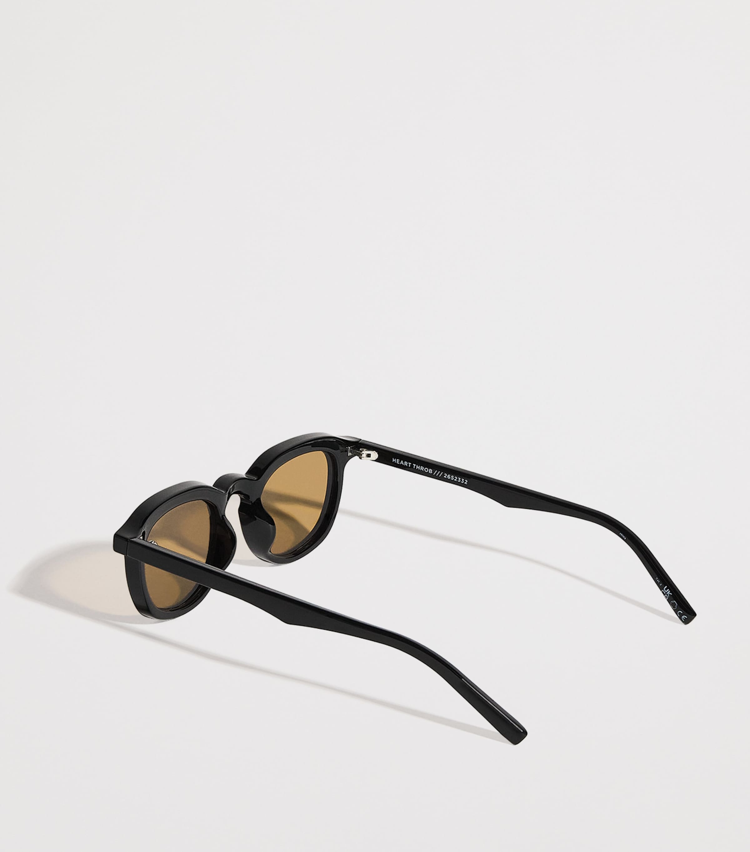 Round Heart Throb Sunglasses BLACK Image 3