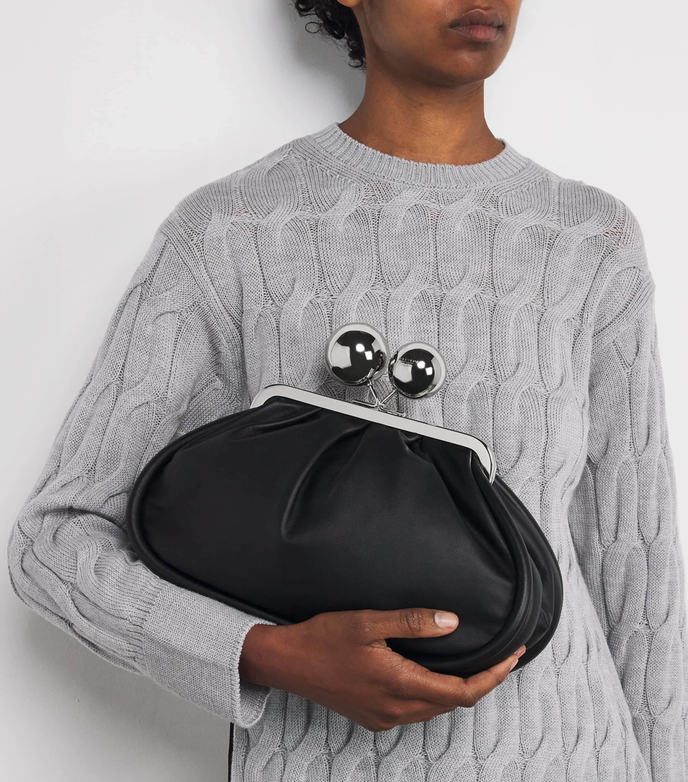 Medium Leather Pasticcino Clutch Bag BLACK Image 2