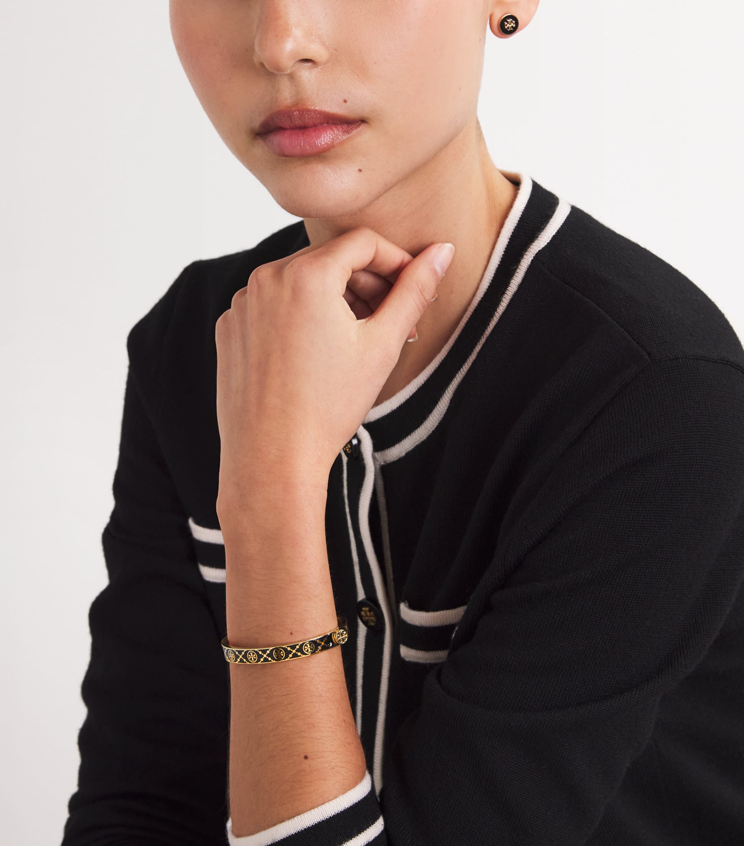 Double T Monogram Hinge Bangle TORY GOLD / BLACK Image 5