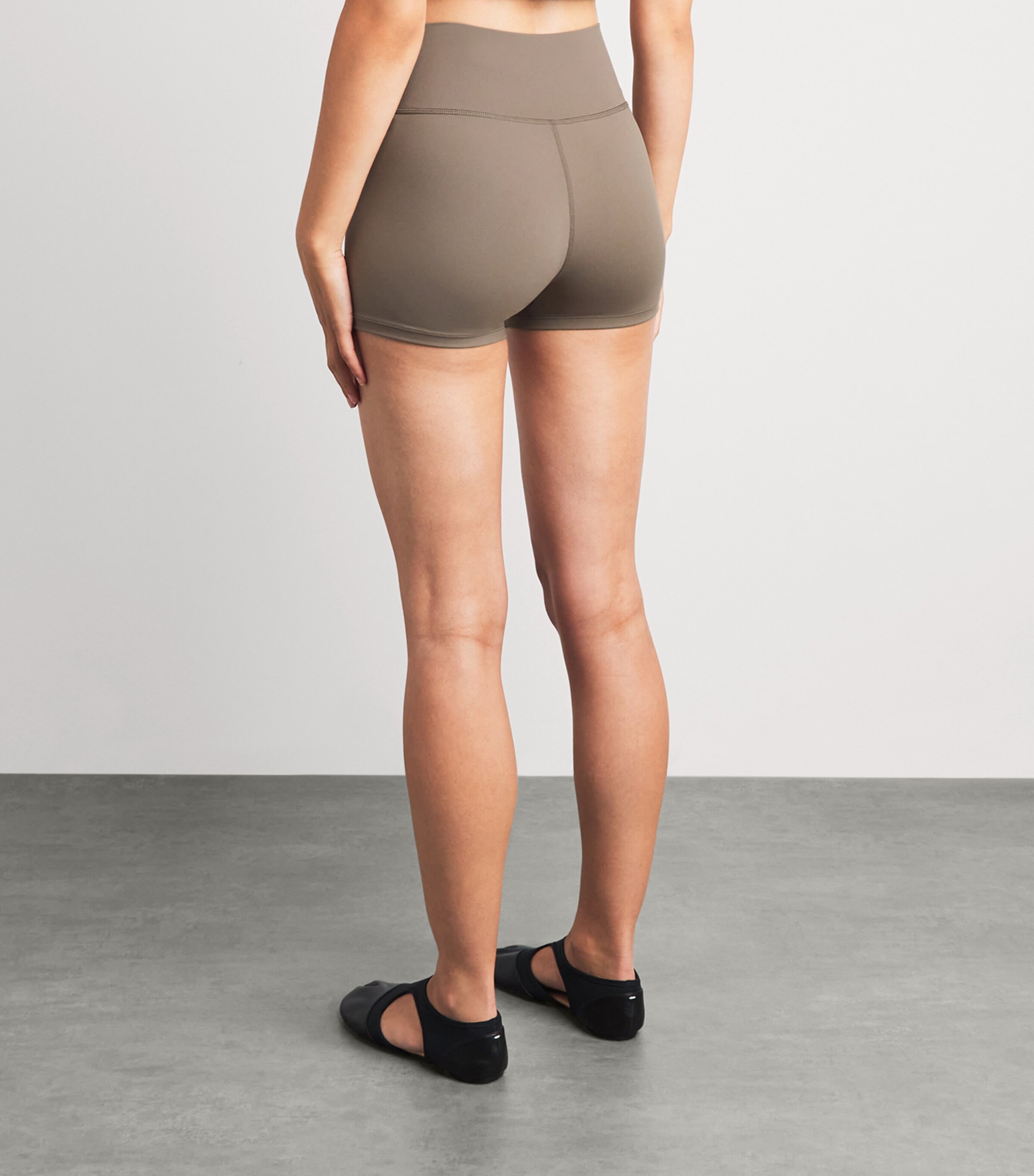 Sporty & Rich Womens Logo Serif Biker Shorts Sand White Image 5