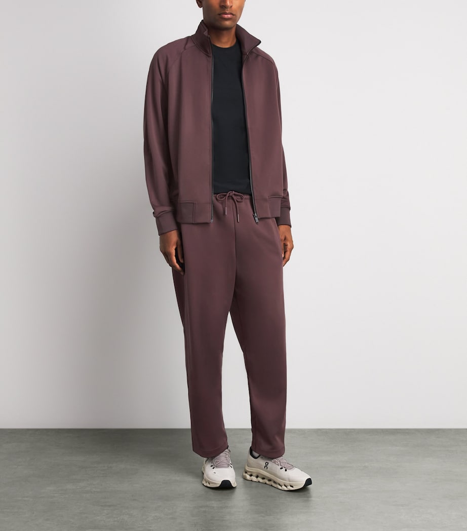 On Mens Courtside Sweatpants Mulberry Image 2