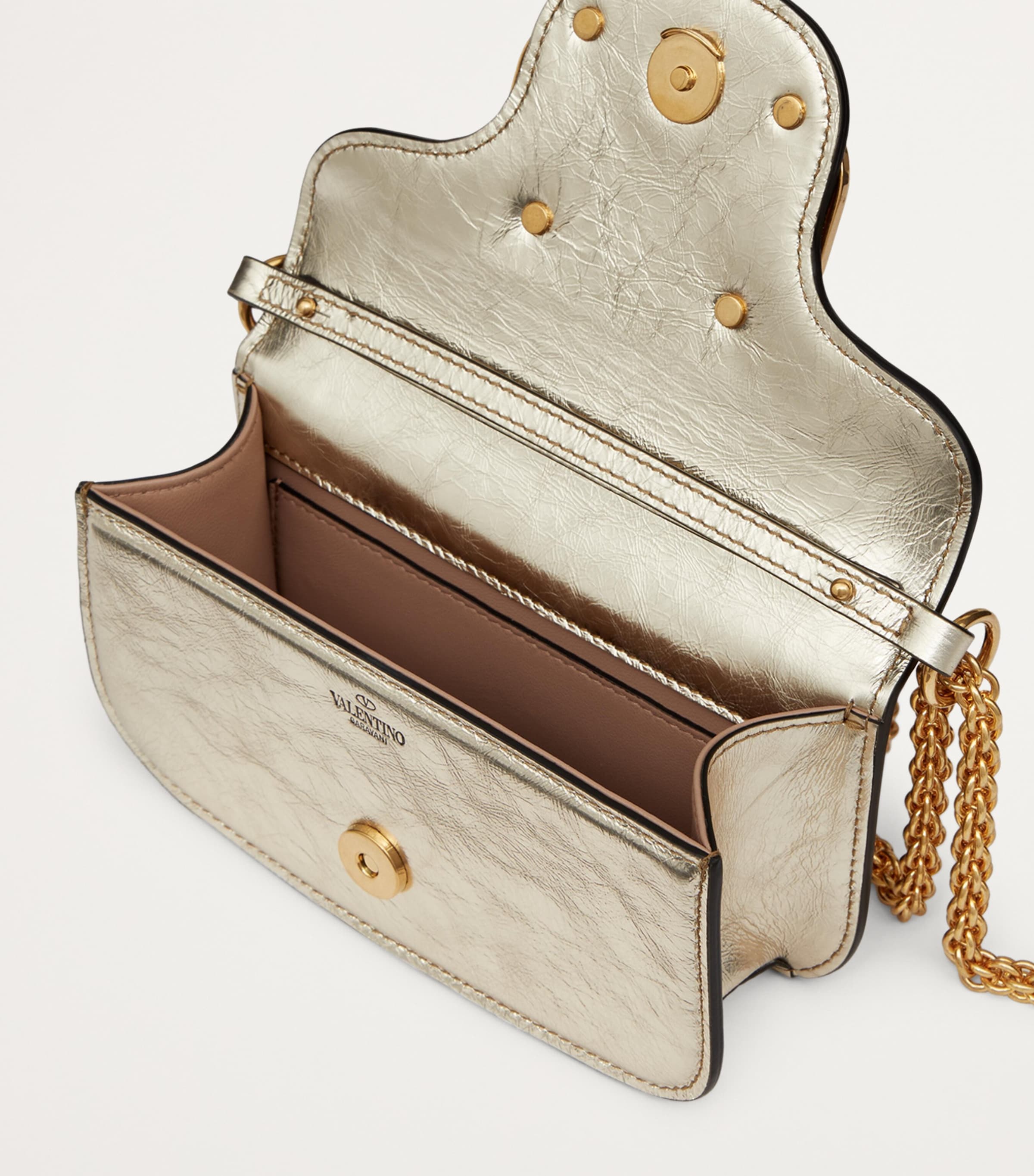 送料関税込★VALENTINO★LOCO レザー ショルダーバッグ★大人気 Valentino Garavani Small Leather Locò Shoulder Bag | Harrods US