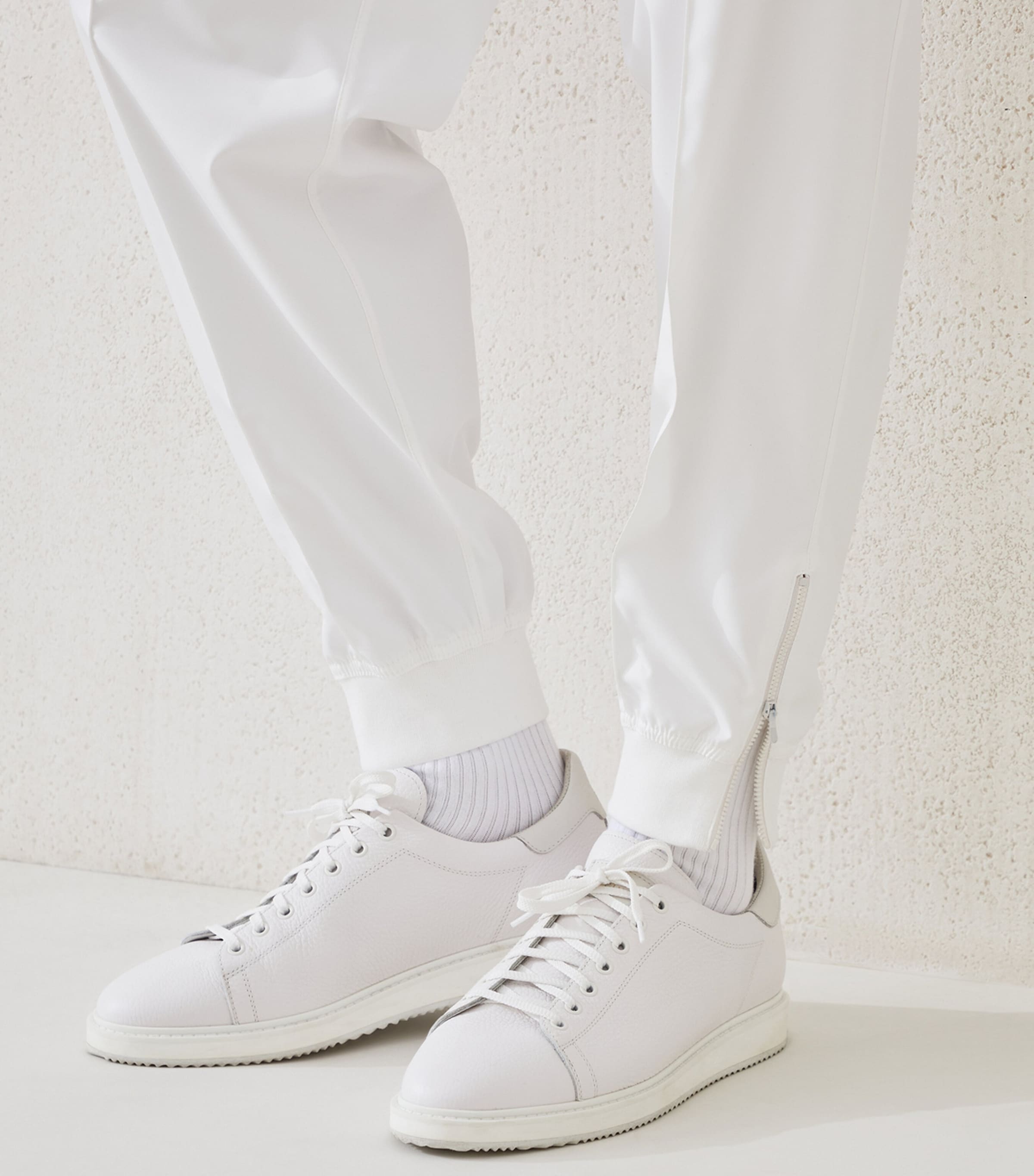 Calfskin Low-Top Sneakers C6280 Image 2