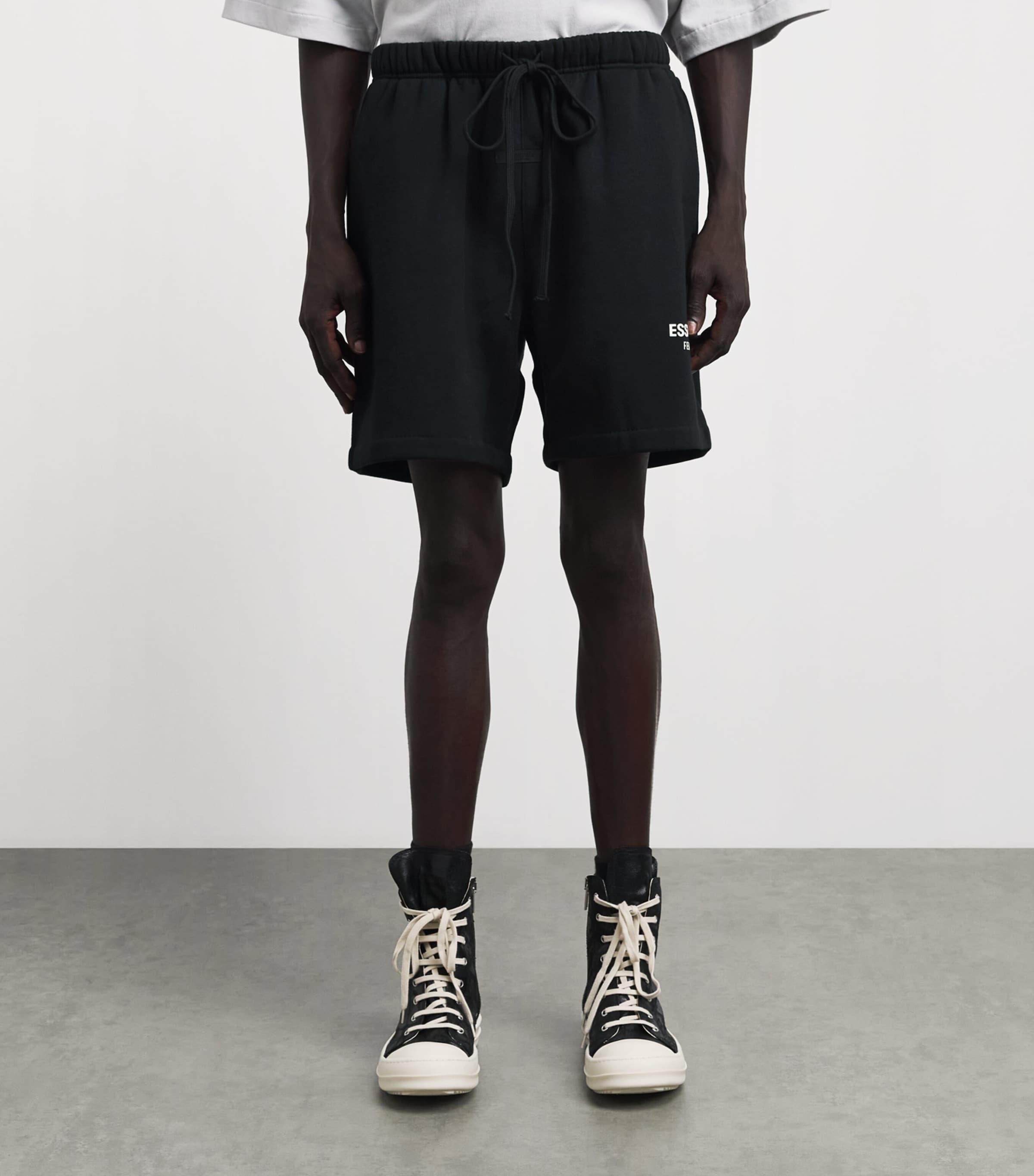 FEAR OF GOD ESSENTIALS Mens Logo Classic Sweatshorts Vintage Black Image 4