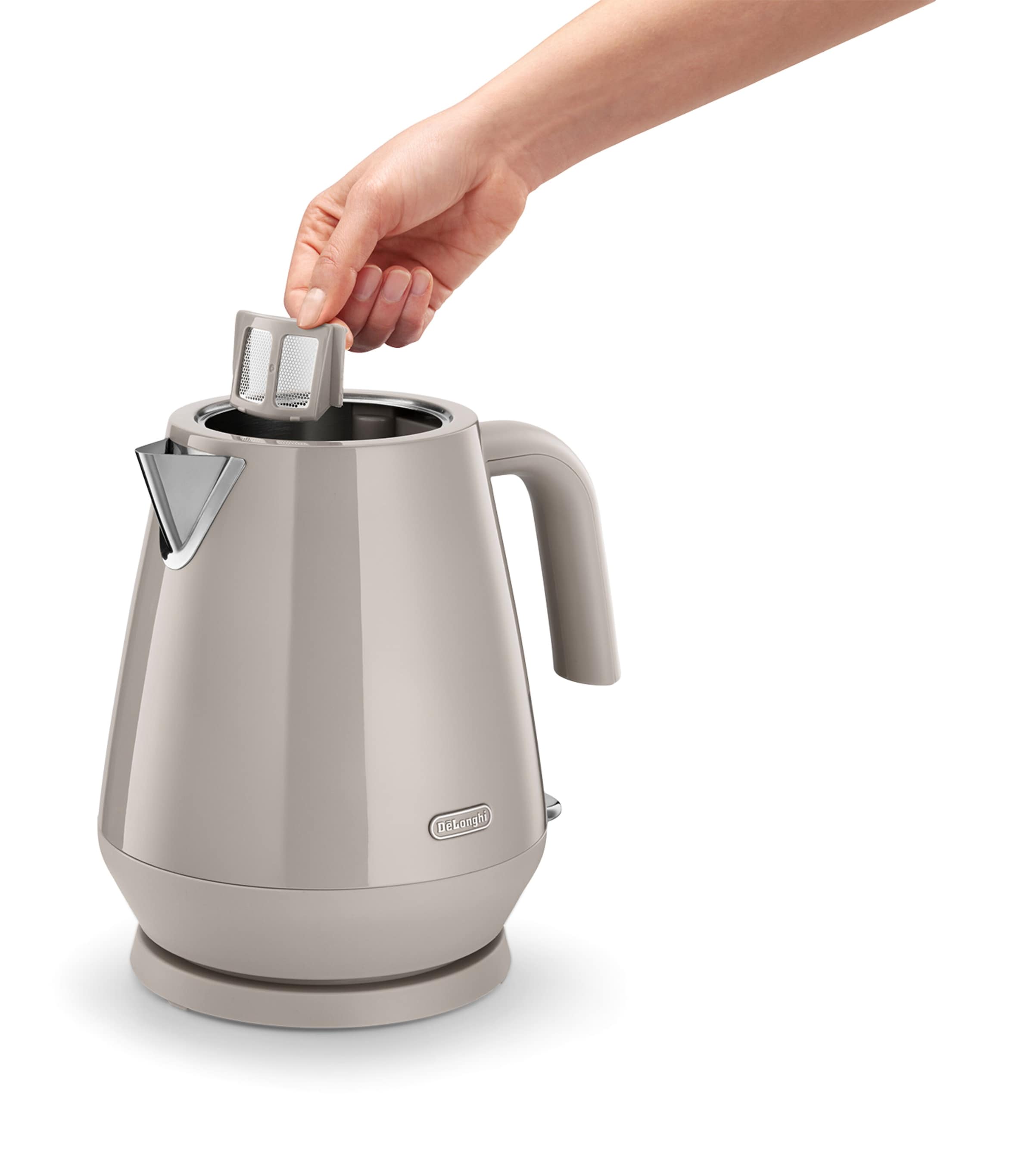 De'Longhi Eclettica Kettle (1.7L) Beige Image 3