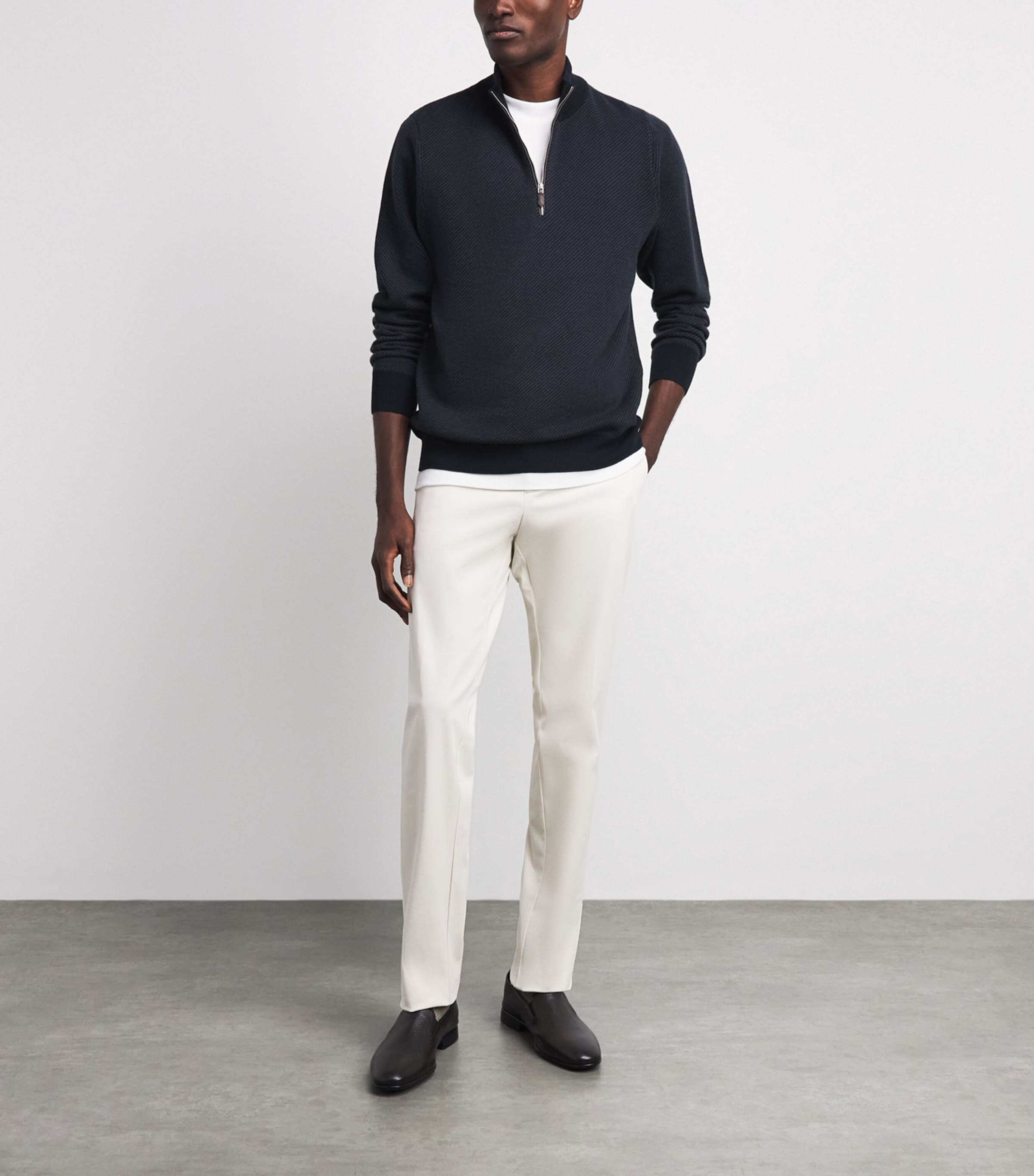 N.Peal Mens Cashmere Quarter-Zip Temple Sweater Navy Grigio Image 2