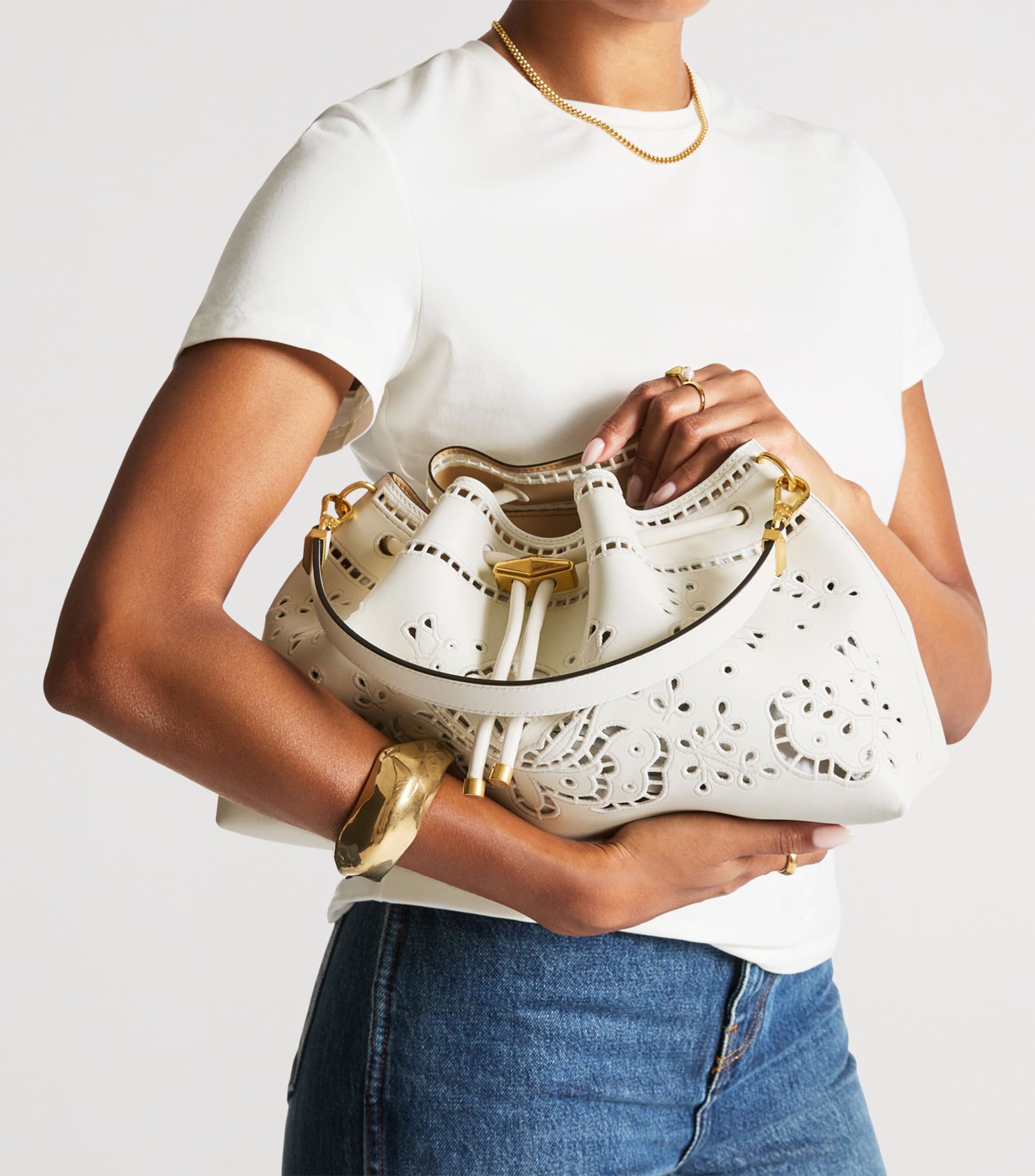 Jimmy Choo Womens Medium Cinch Cut-Out Leather Bucket Bag Latte/gold Image 2