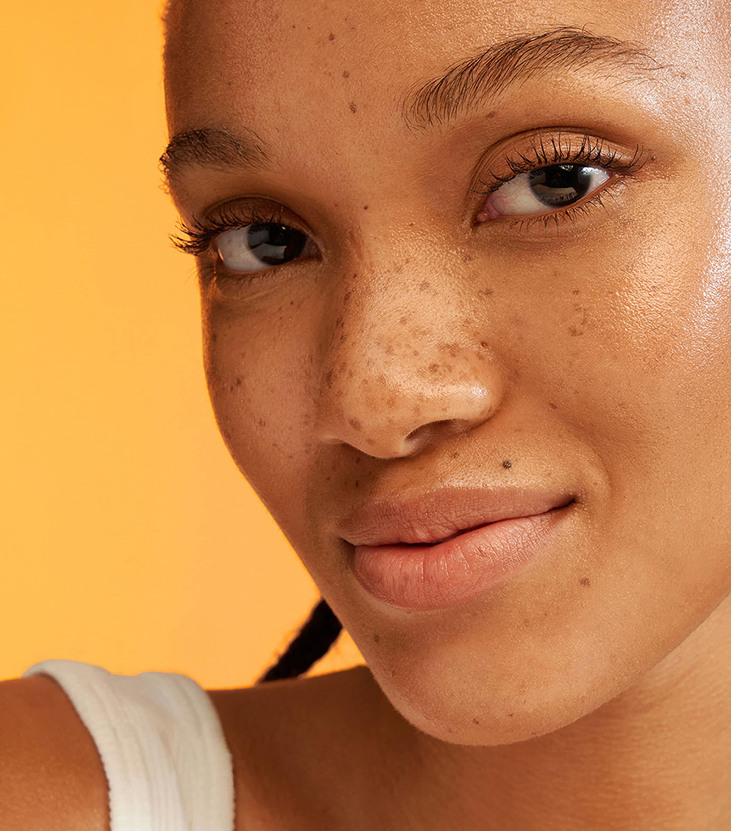 GinZing Bronze Glow Glow-Boosting Moisturiser (50ml) NO COLOUR Image 5