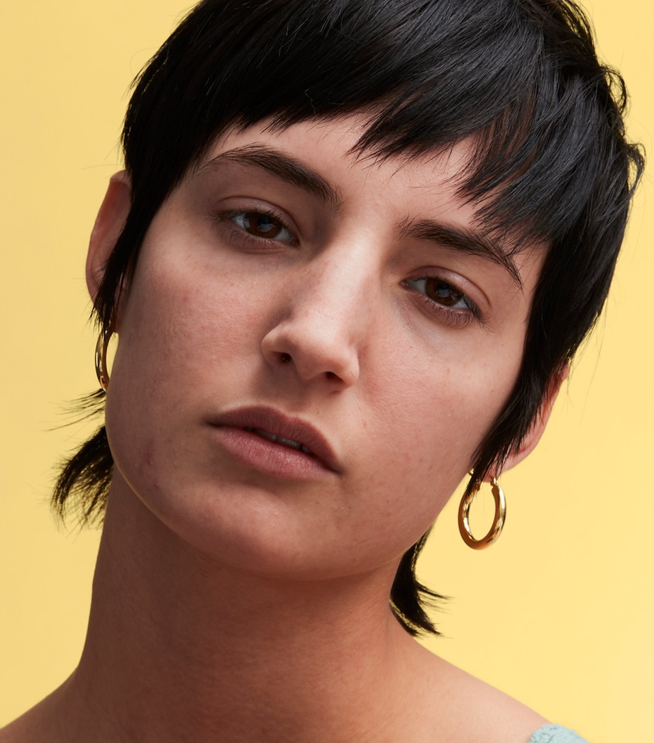 Studio Radiance Face and Body Foundation C2 Image 3