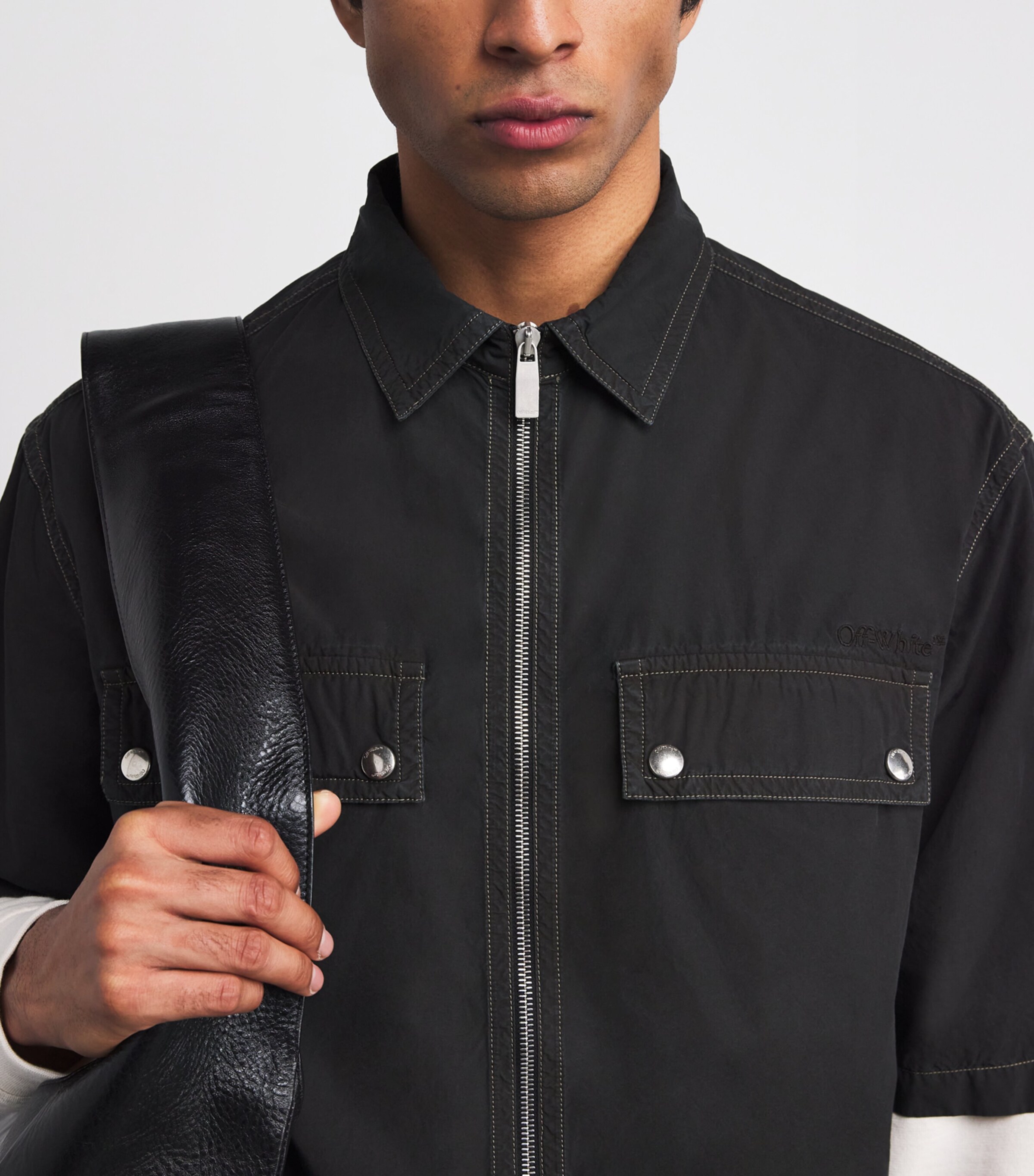 Off-White Mens Cotton Arrow Print Zip-Up Short-Sleeve Shirt Black Image 6