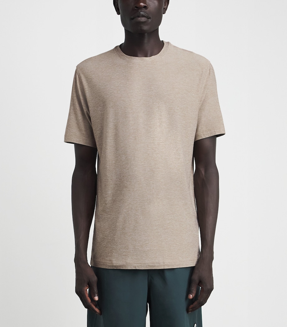 VUORI Mens Strato Tech T-Shirt Hao Acorn Heath Image 4