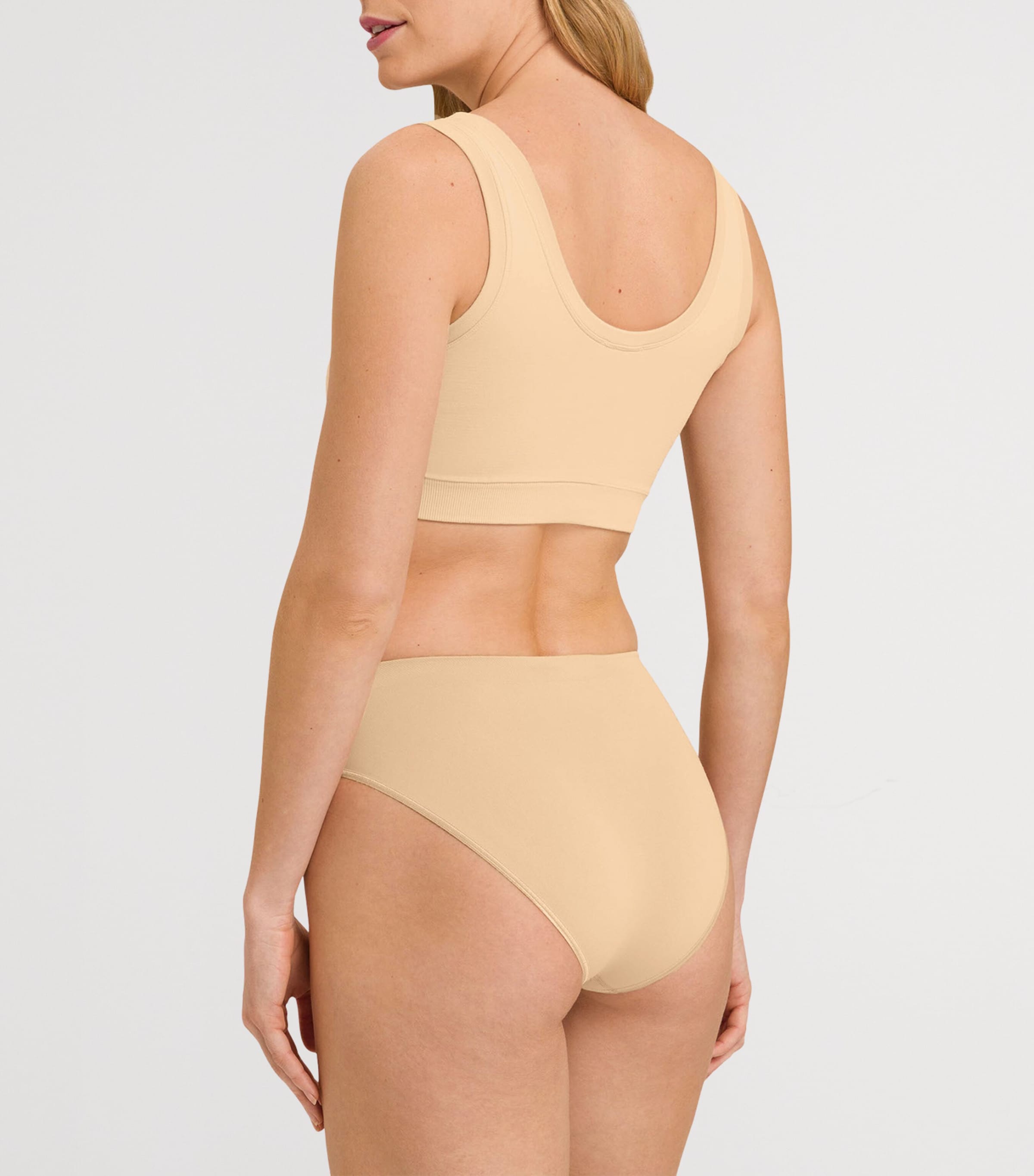 Hanro Womens Padded Touch Feeling Crop Top Image 4