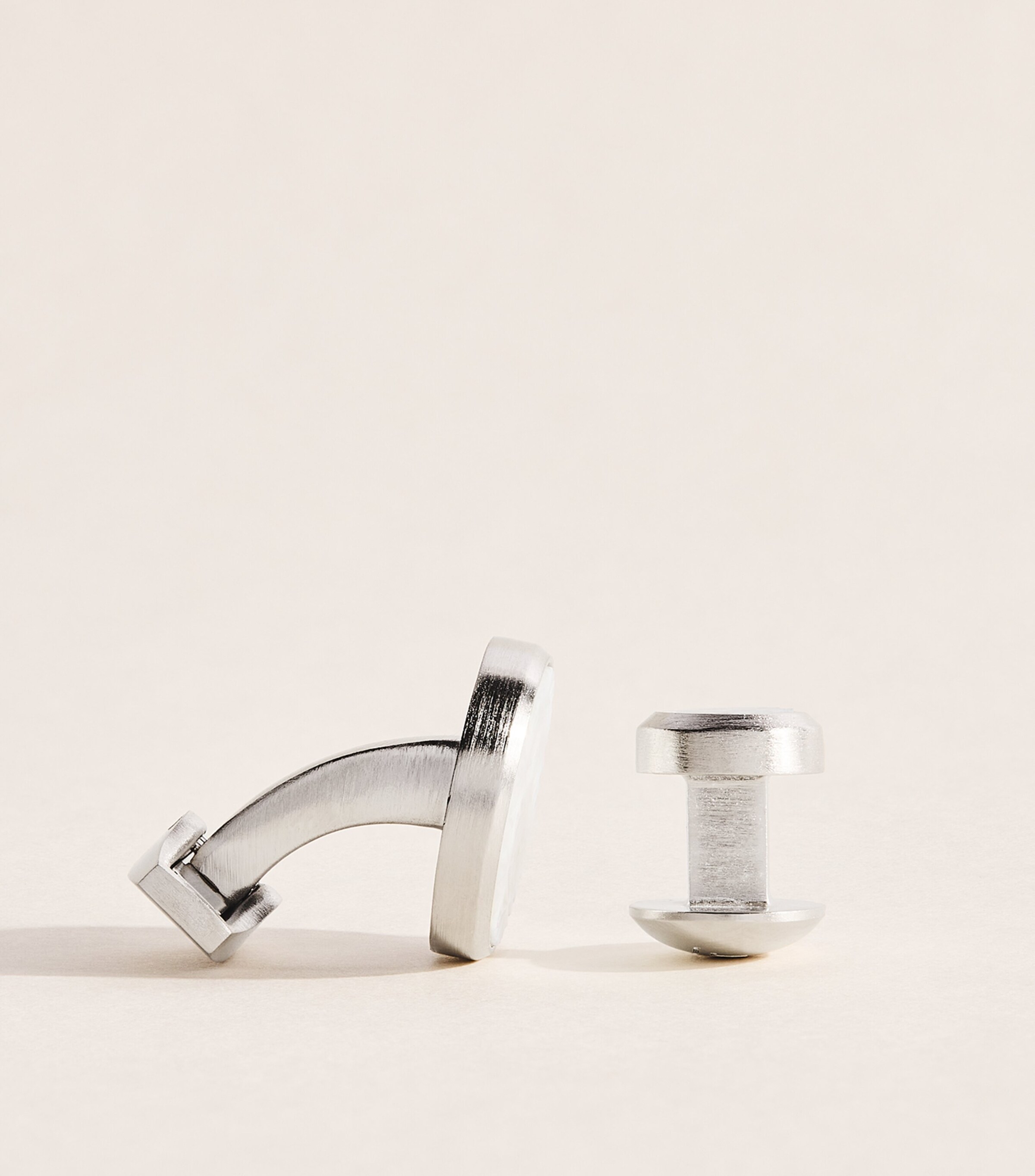 Tateossian Mother-of-Pearl Asanoha Cufflinks and Studs Set White Image 5