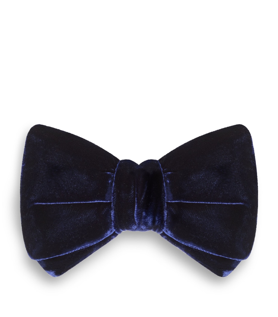 TOM FORD Velvet Pre-Tied Bow Tie Image 1