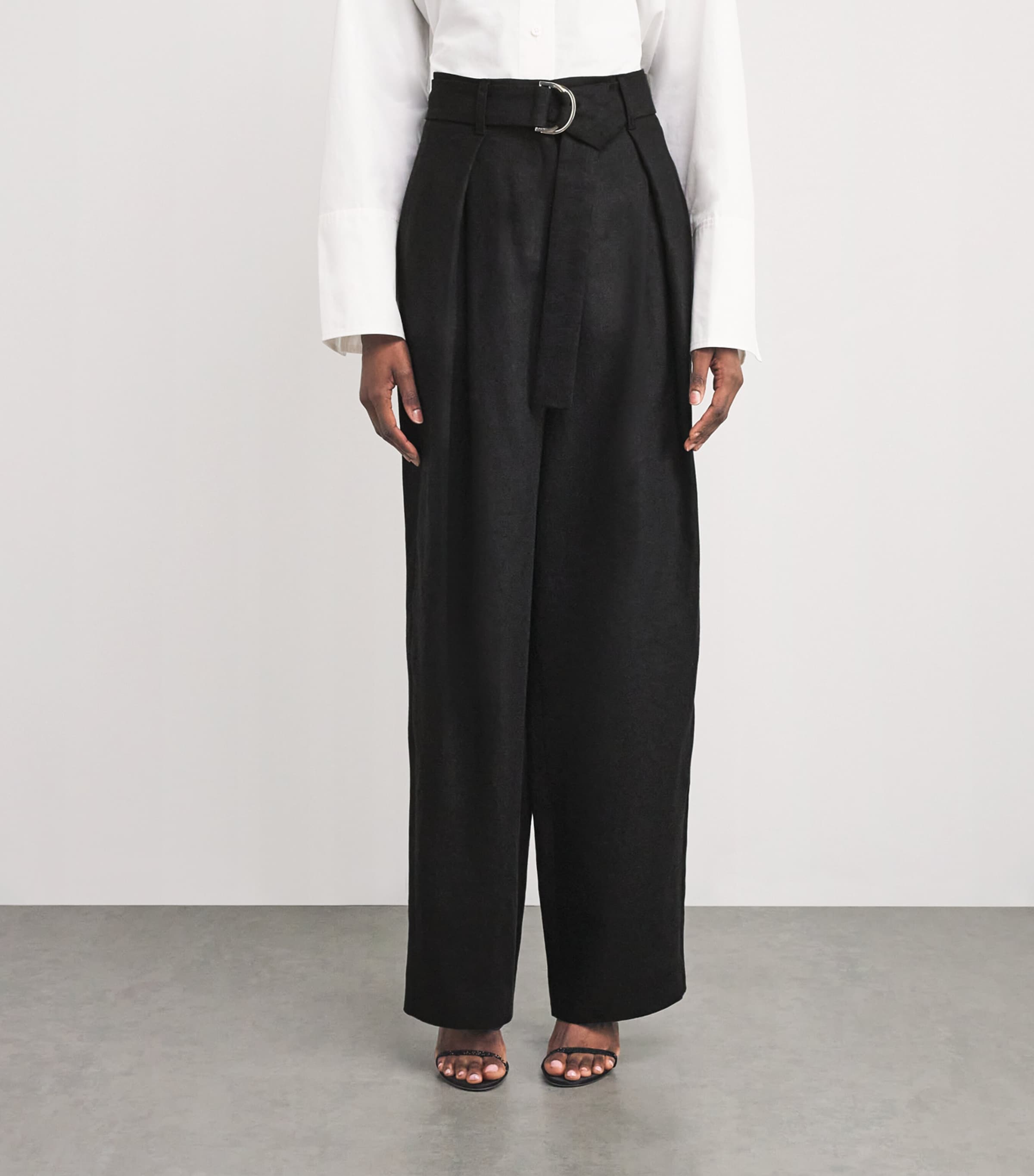 【関税＆送料込み】Max Mara Trousers In Wool Yarn Relaxed-fit wool yarn trousers, black | Weekend Max Mara