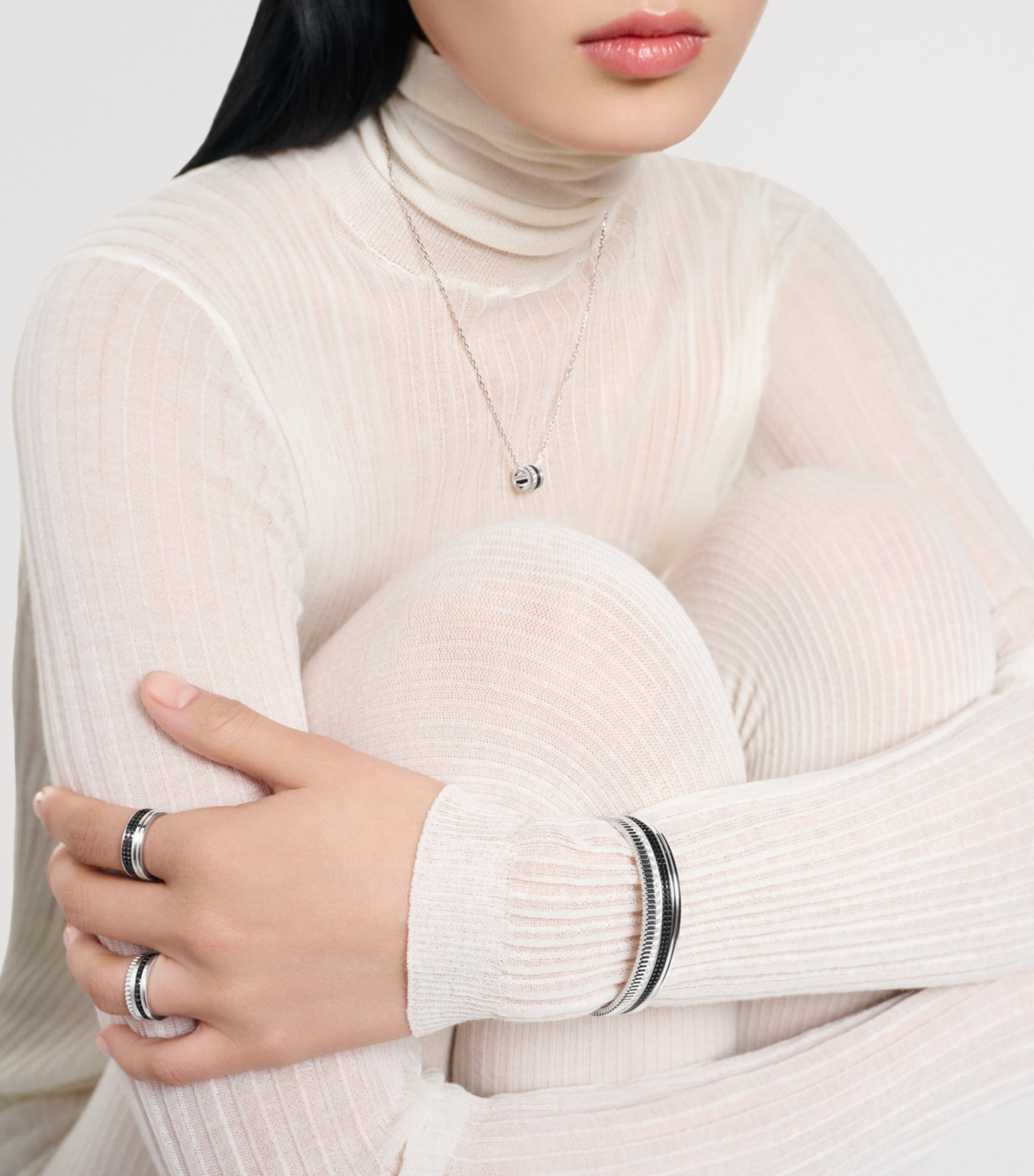 Small White Gold Quatre Black Ring NO COLOUR Image 2