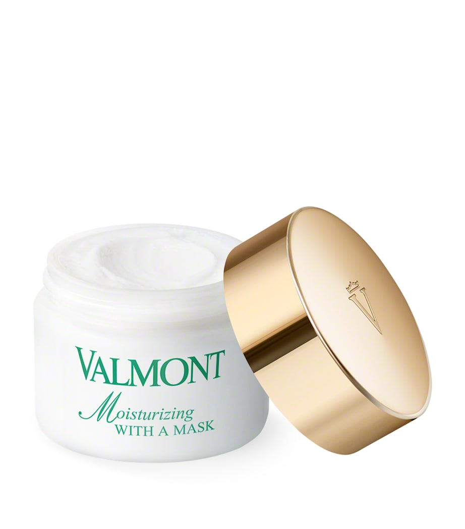 Moisturizing With A Mask NO COLOUR Image 5