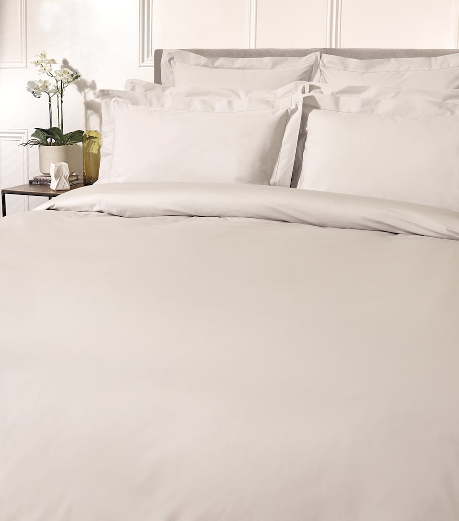 Harrods of London Cadogan Double Fitted Sheet (135cm x 190cm) Light Grey Image 3