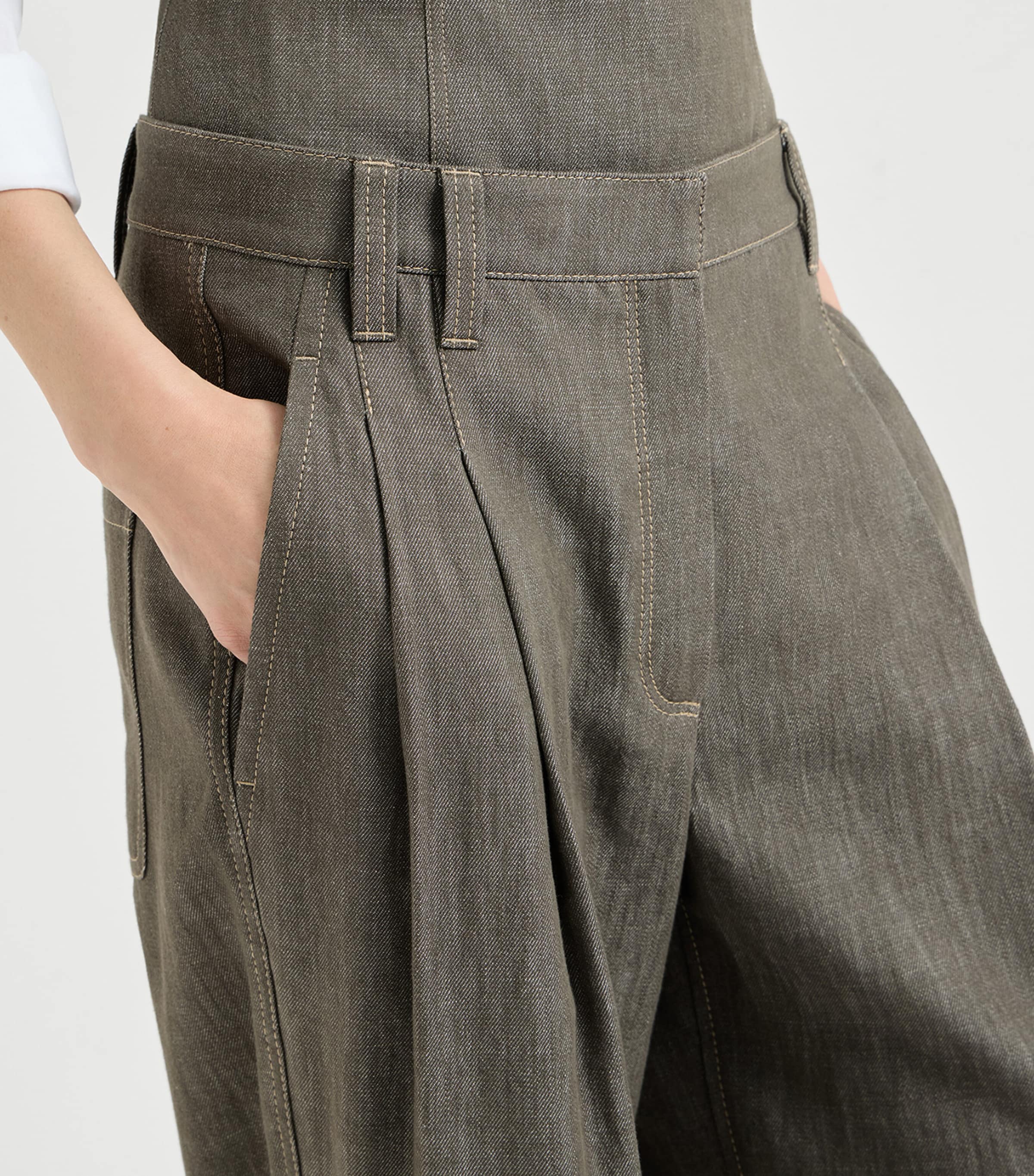 Pleated Wide-Leg Jeans C004 Image 6