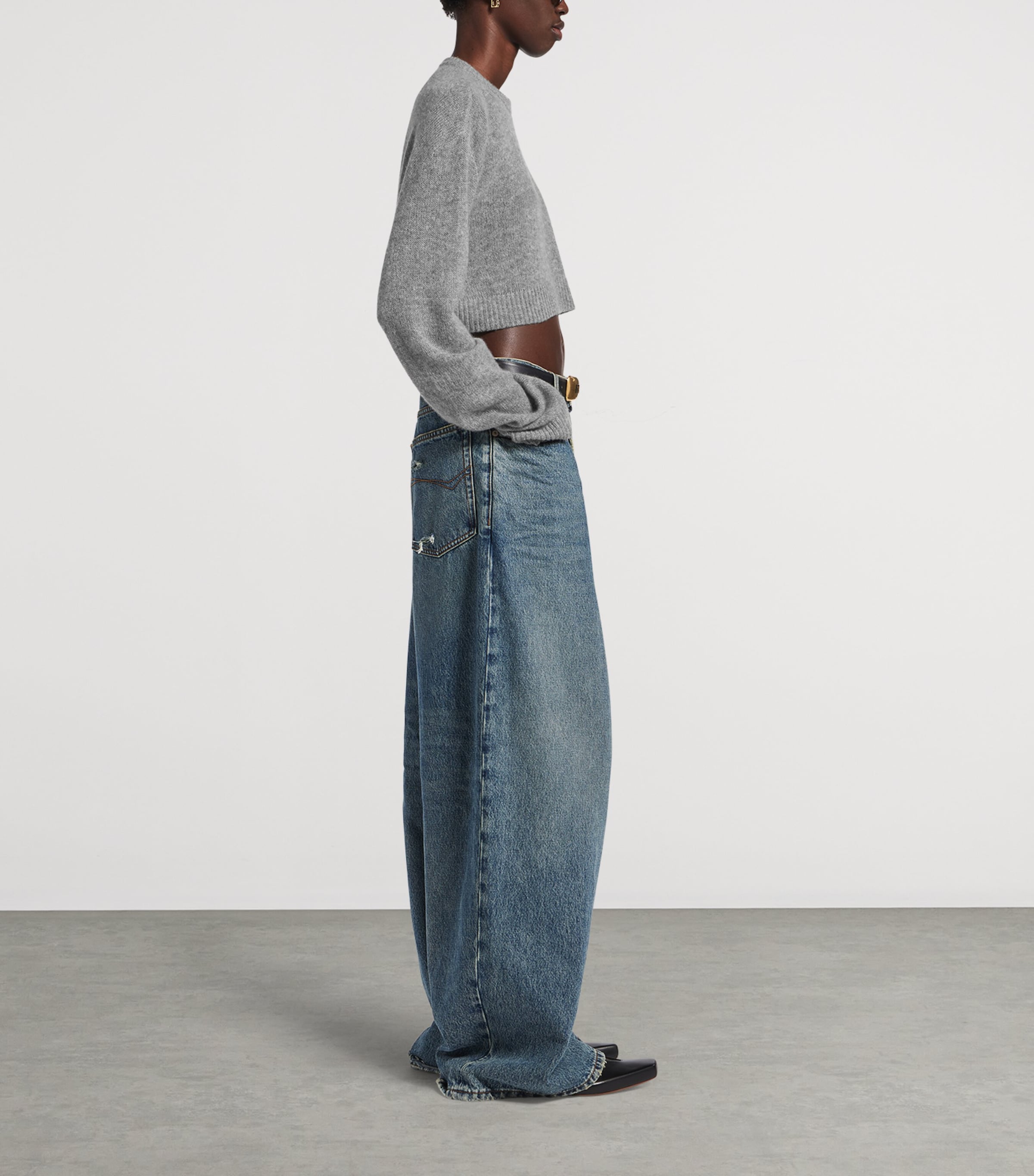 Balenciaga Womens Cashmere Crew-Neck Cropped Sweater Image 4