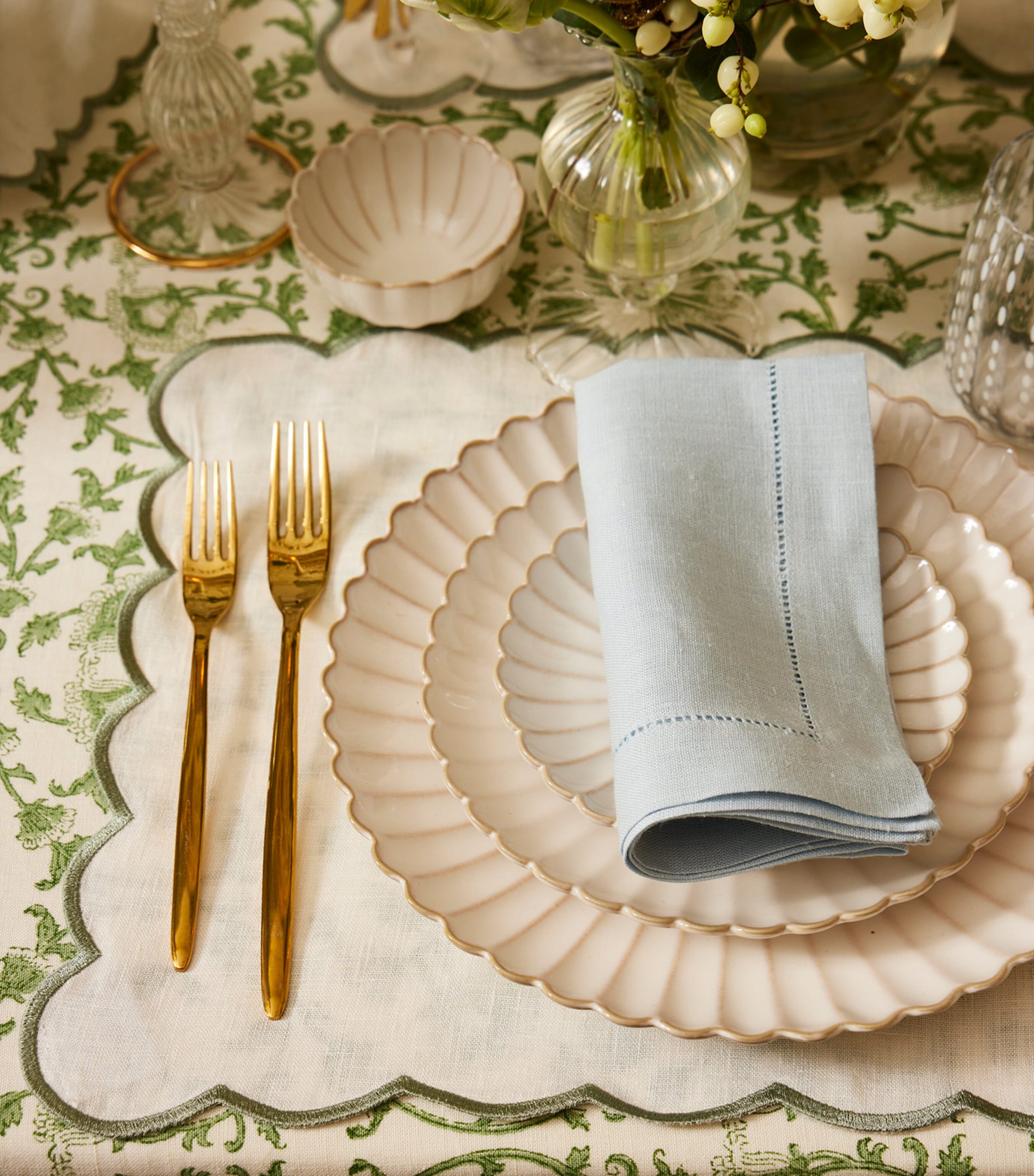 Set of 4 Shell Starter Plates (22cm) CREAM Image 5