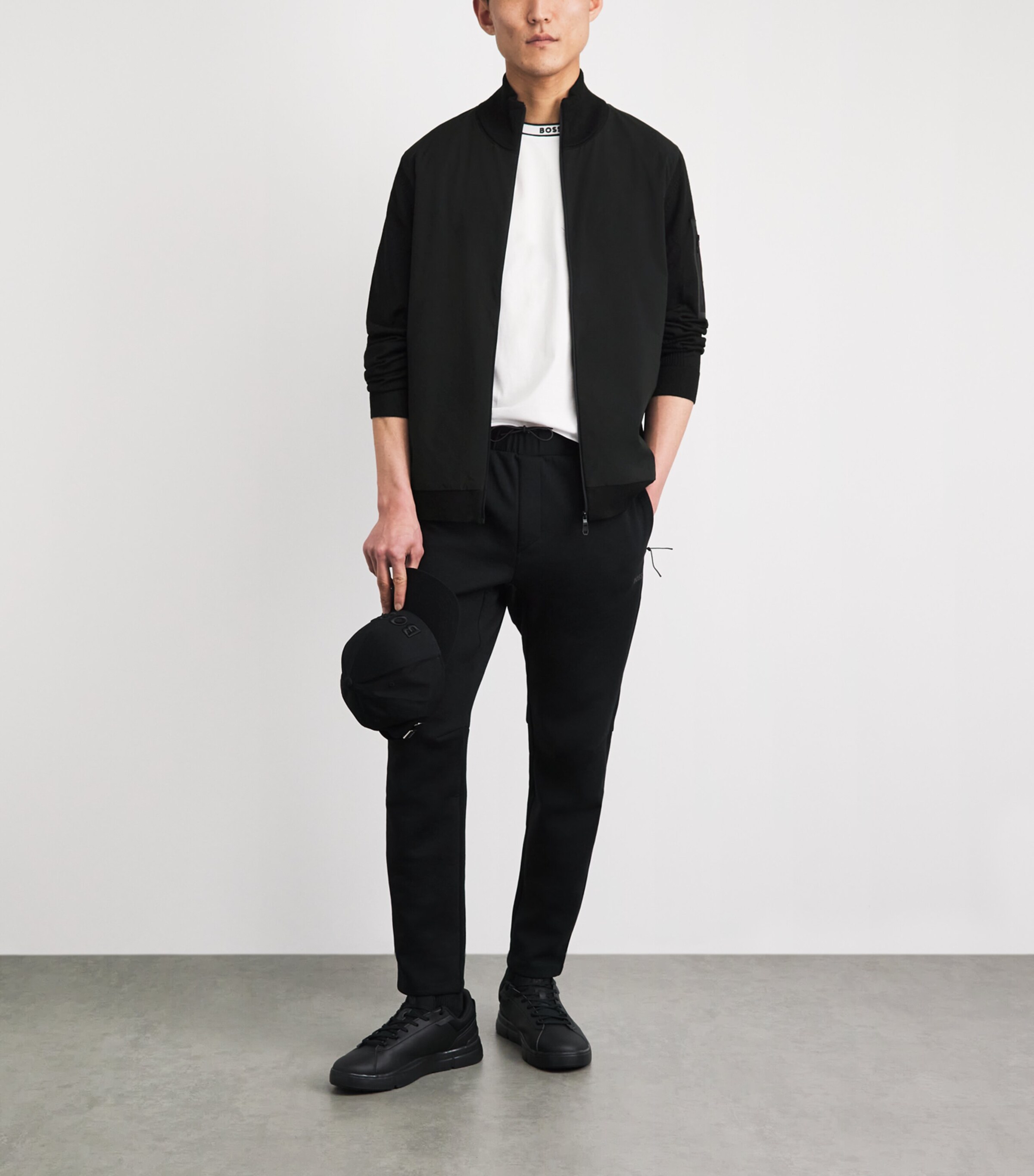 Momentum Zip-Up Jacket 001 BLACK Image 2