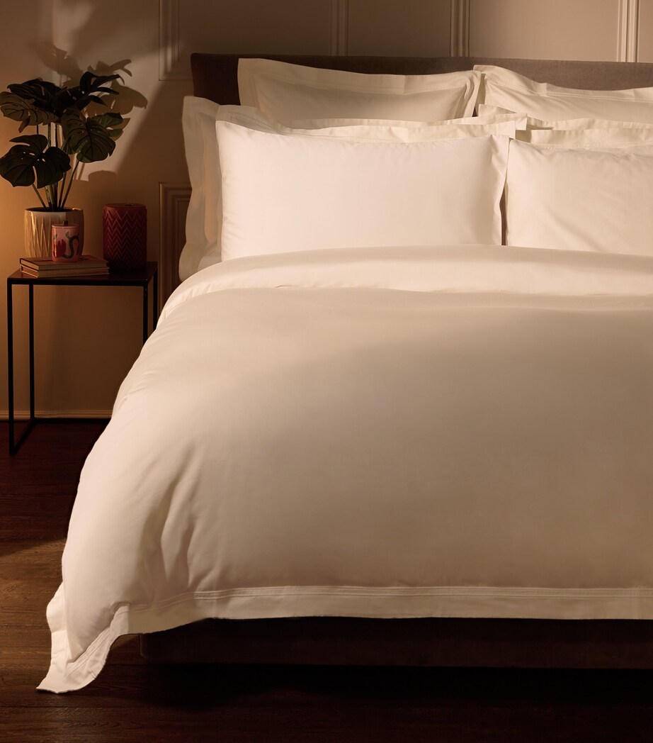 Harrods of London Brompton II Double Fitted Sheet (135cm x 190cm) Ivory Image 2