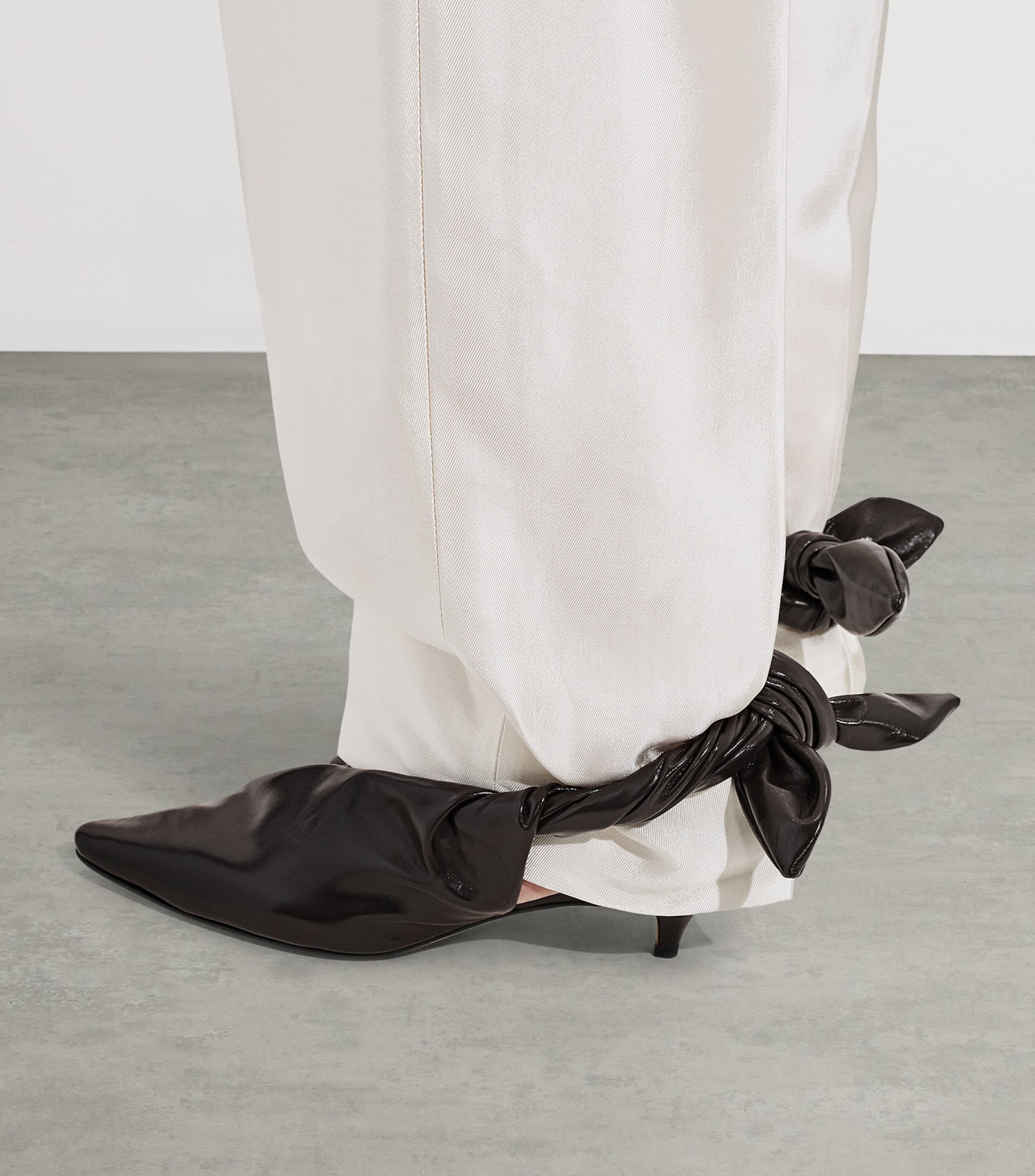 Bottega Veneta Leather Knot Slingback Heels 40 Image 2