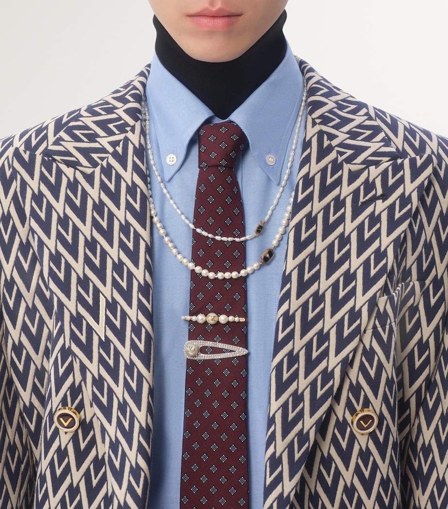 Ovalette VLogo Pearl Necklace QYL Image 5