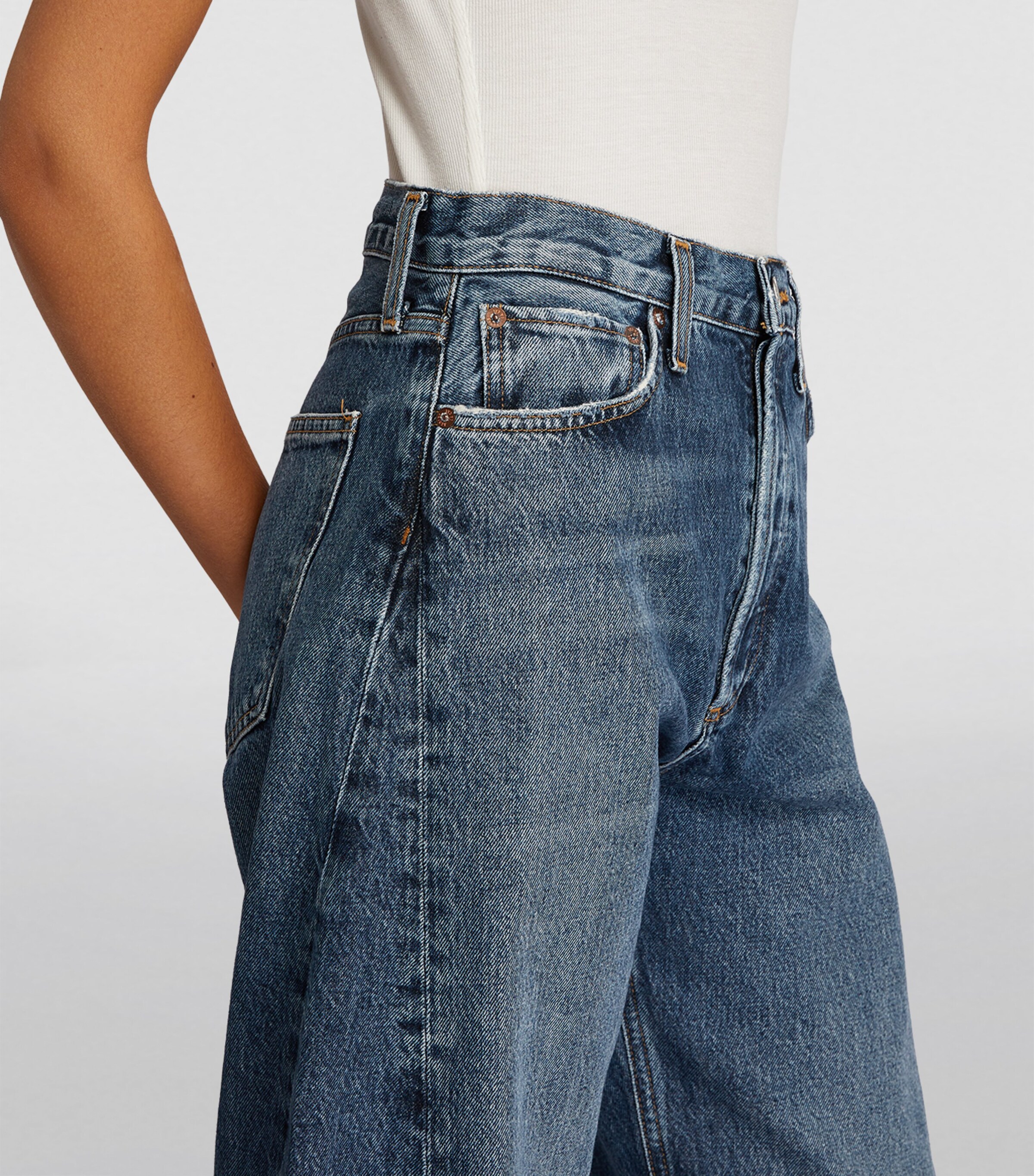 Luna Barrel Leg Jean