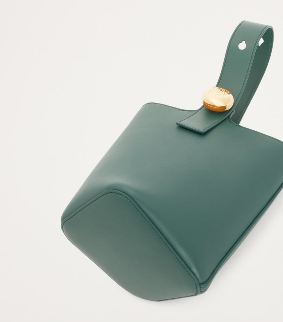 Mini Leather Pebble Bucket Bag VETIVER Image 7