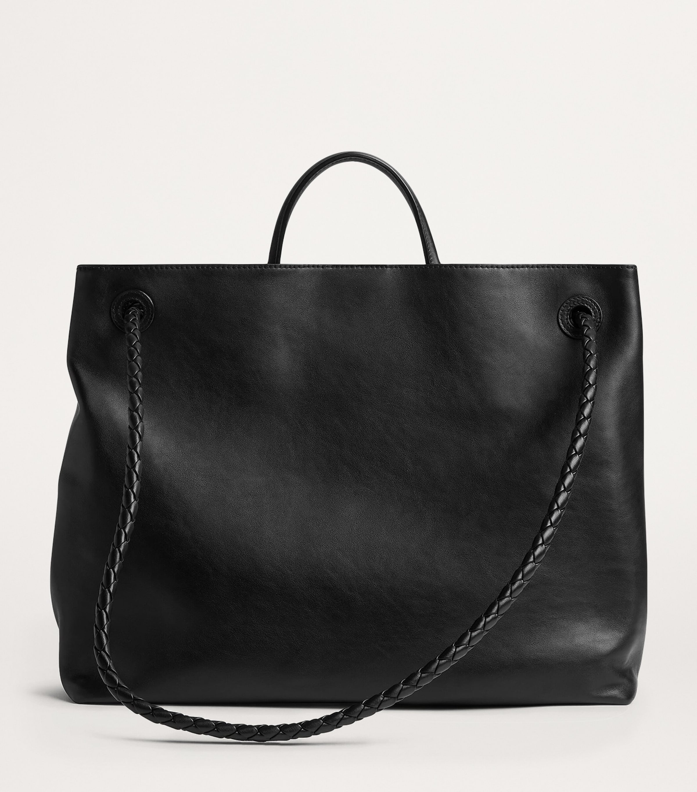 Bottega Veneta Black Large Andiamo Shoulder Bag | Harrods AM