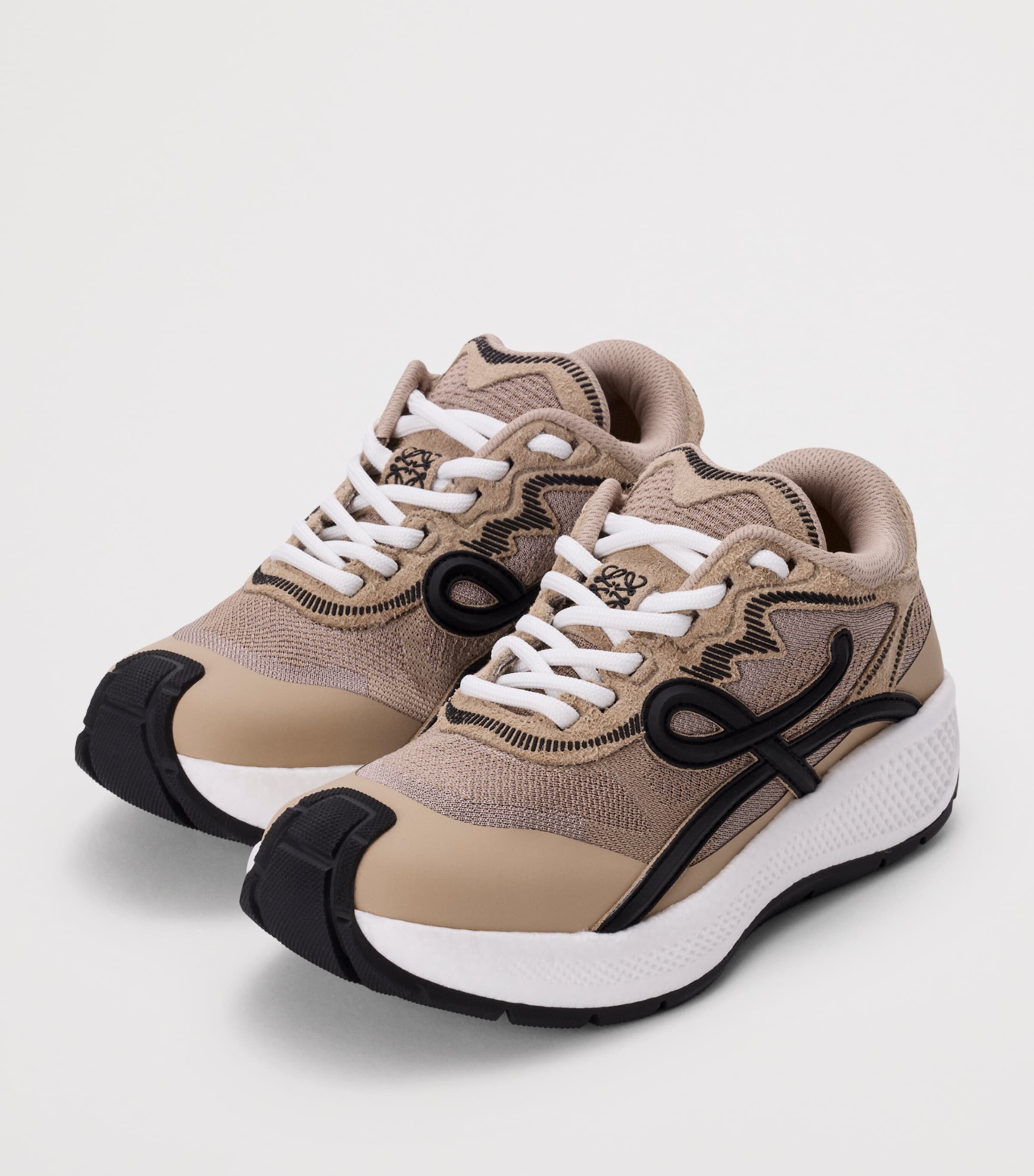 LOEWE Mens Leather Pogo Sneakers Beige/black/white Image 2