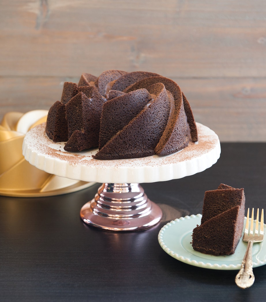 6 Cup Heritage Bundt Baking Tray GOLD Image 5