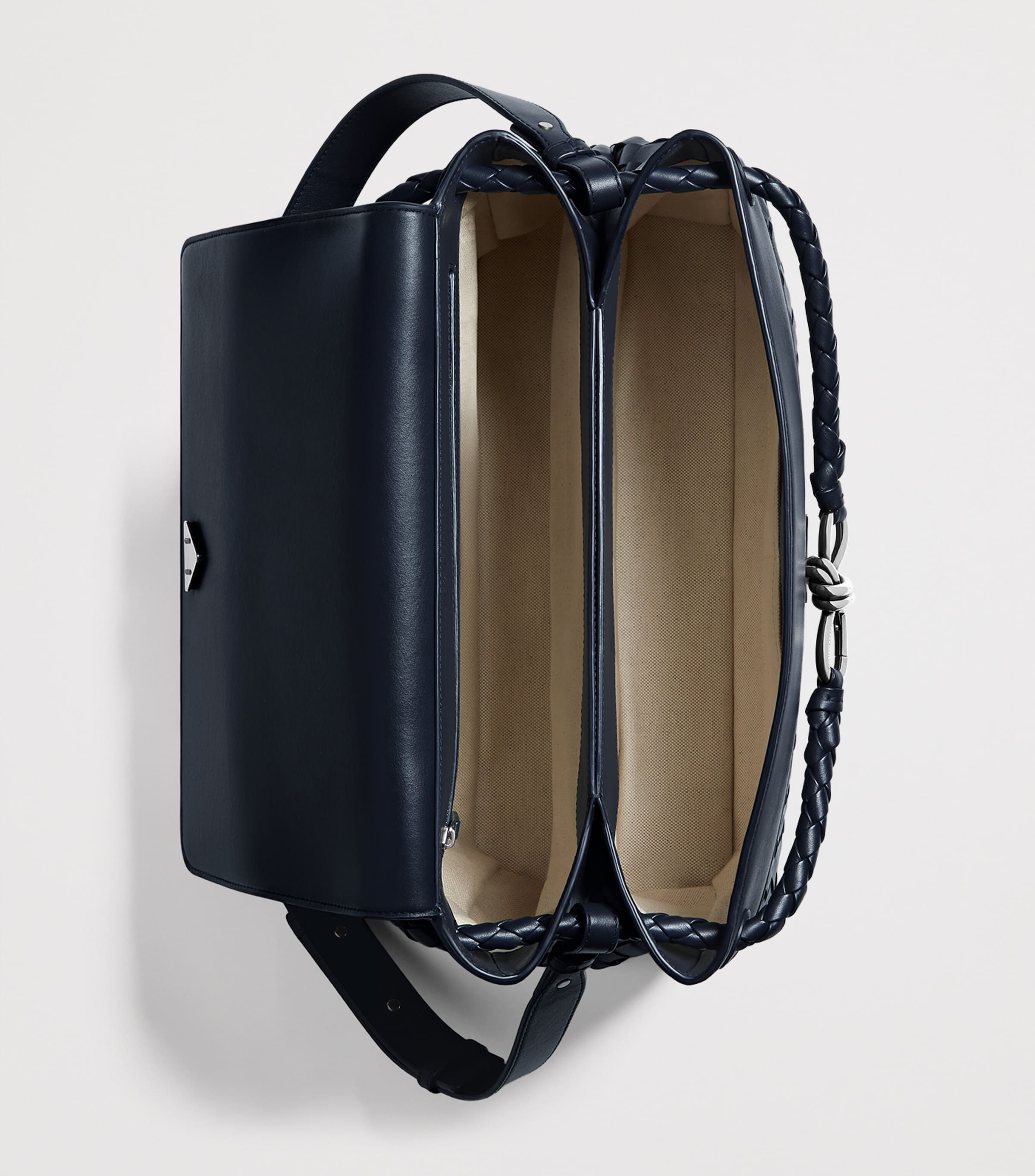 Bottega Veneta Leather Andiamo Messenger Bag Image 5