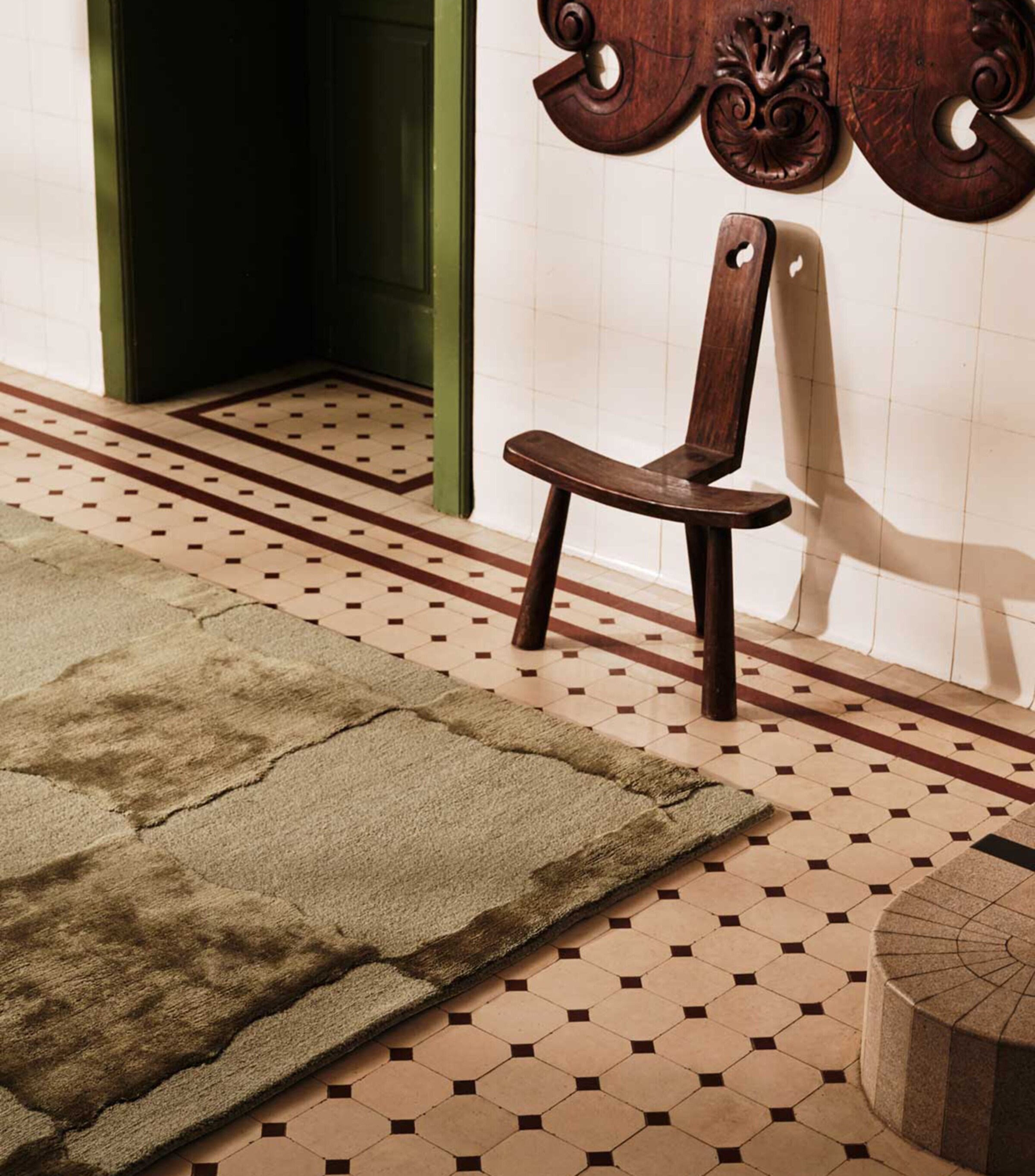 x Kelly Wearstler Arwen Moss Rug (2.44m x 3.05m) GREEN Image 6