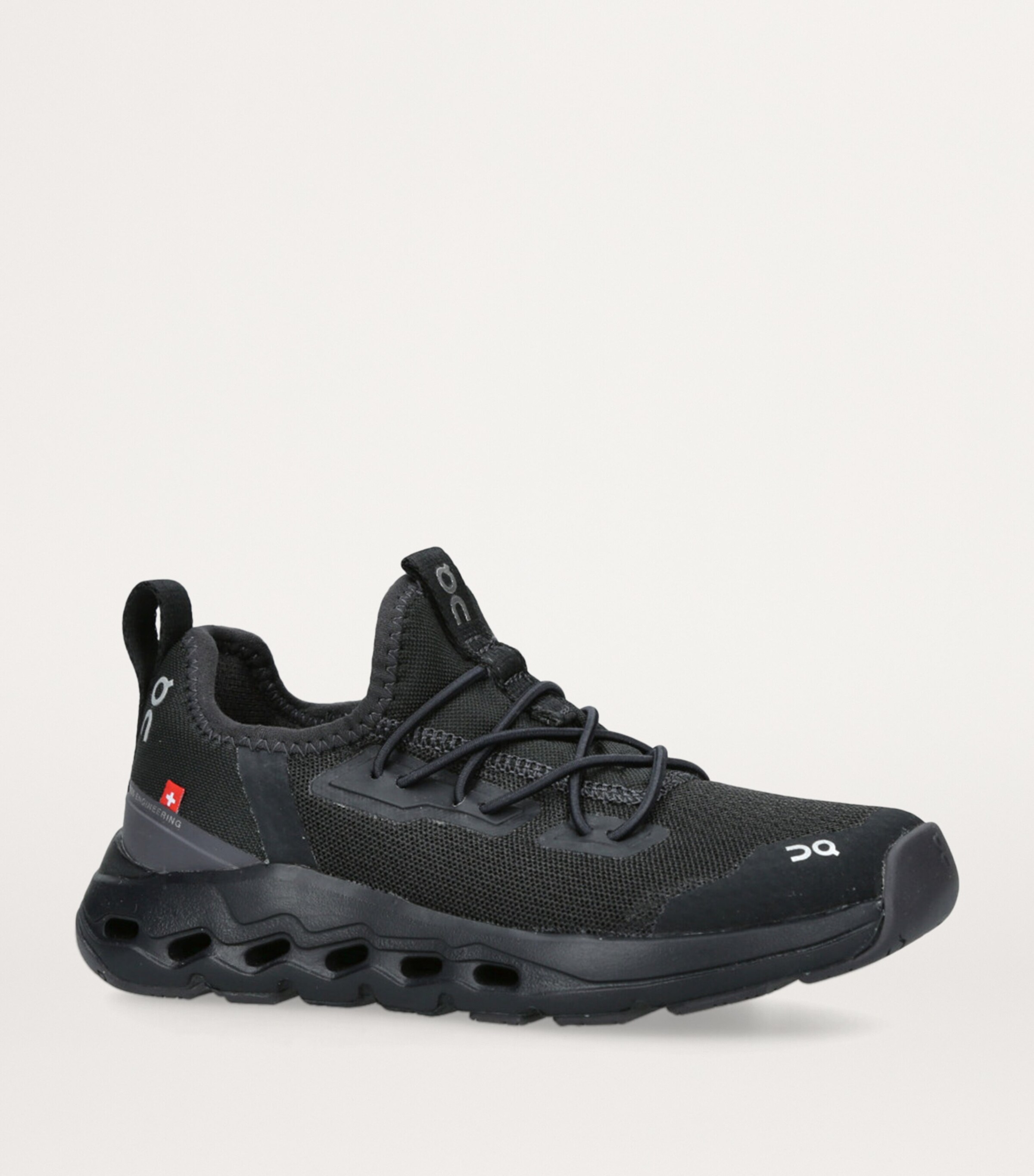On Cloudleap Trainers Black Image 3