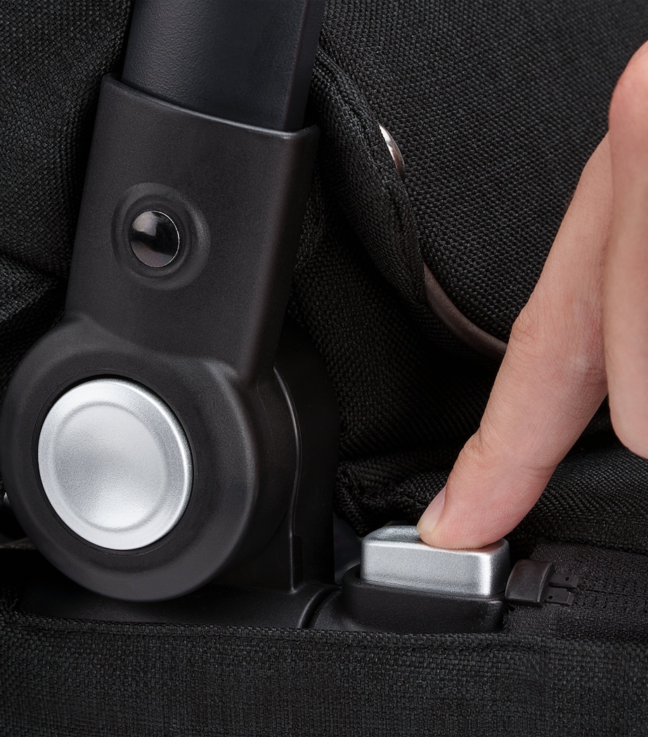 Nuna MIXX Carrycot Caviar Image 4