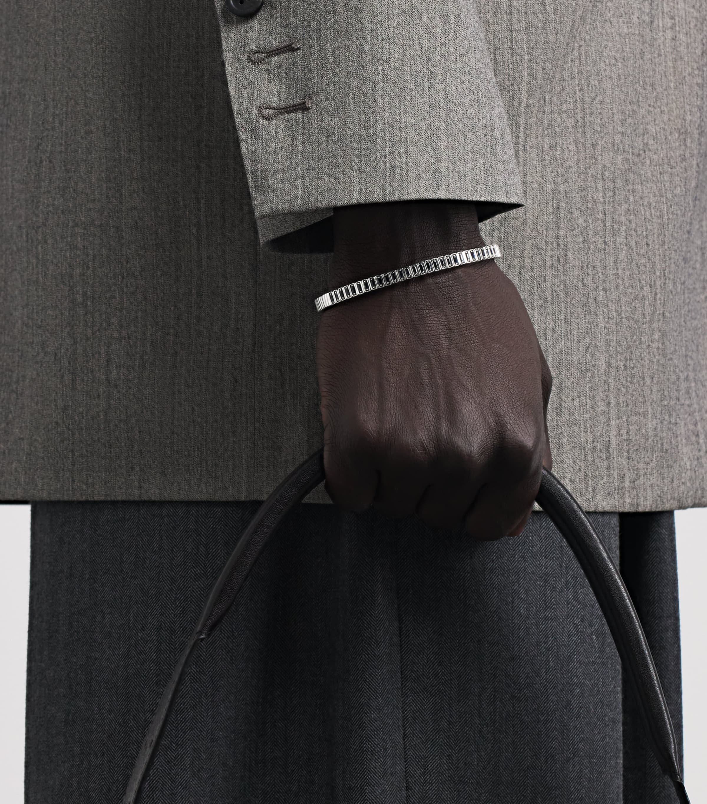 Suzanne Kalan White Gold and Sapphire Inlay Bangle Wg/db Image 2