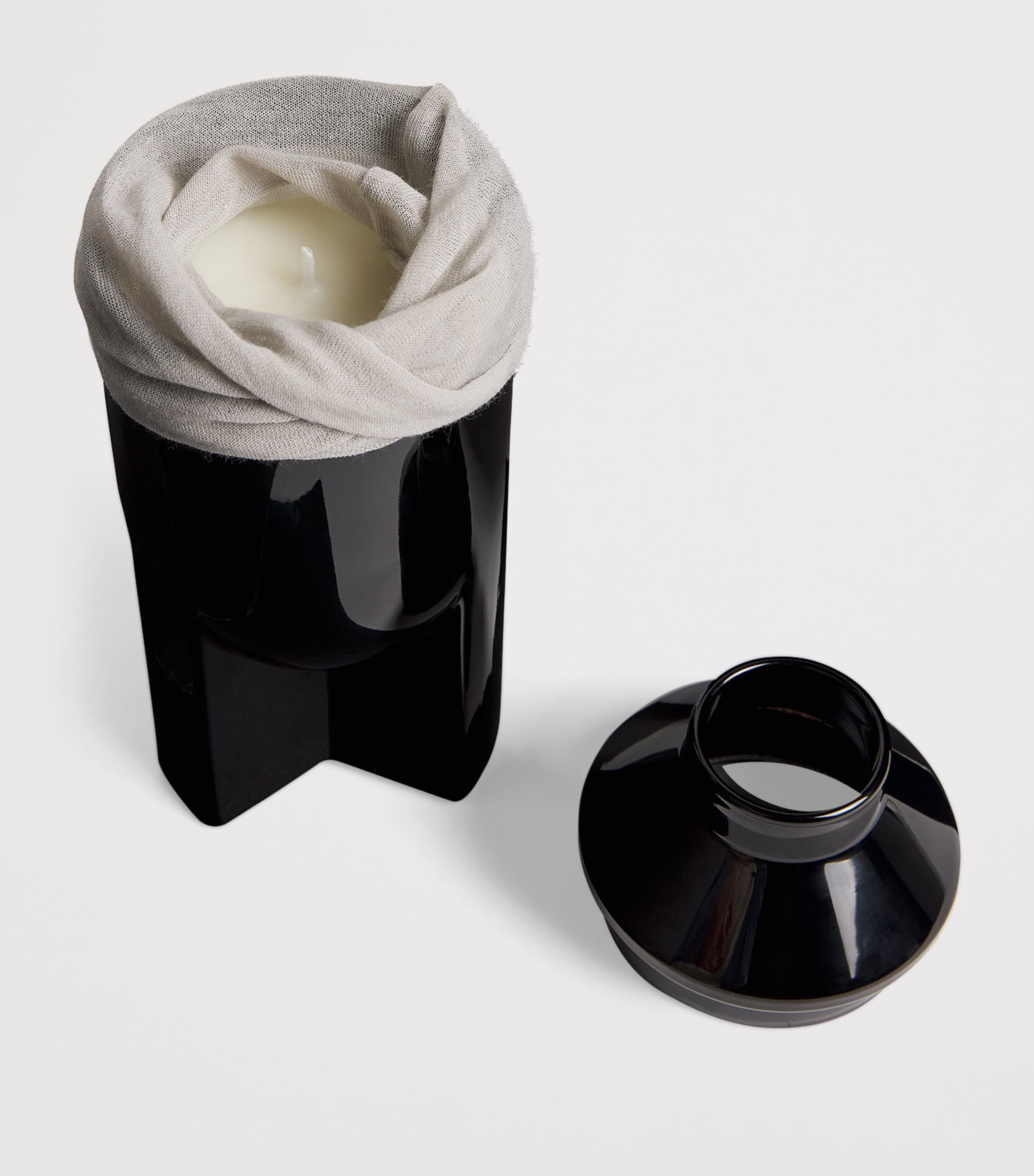 L’Apparition Scented Candle (200g) BLACK Image 2