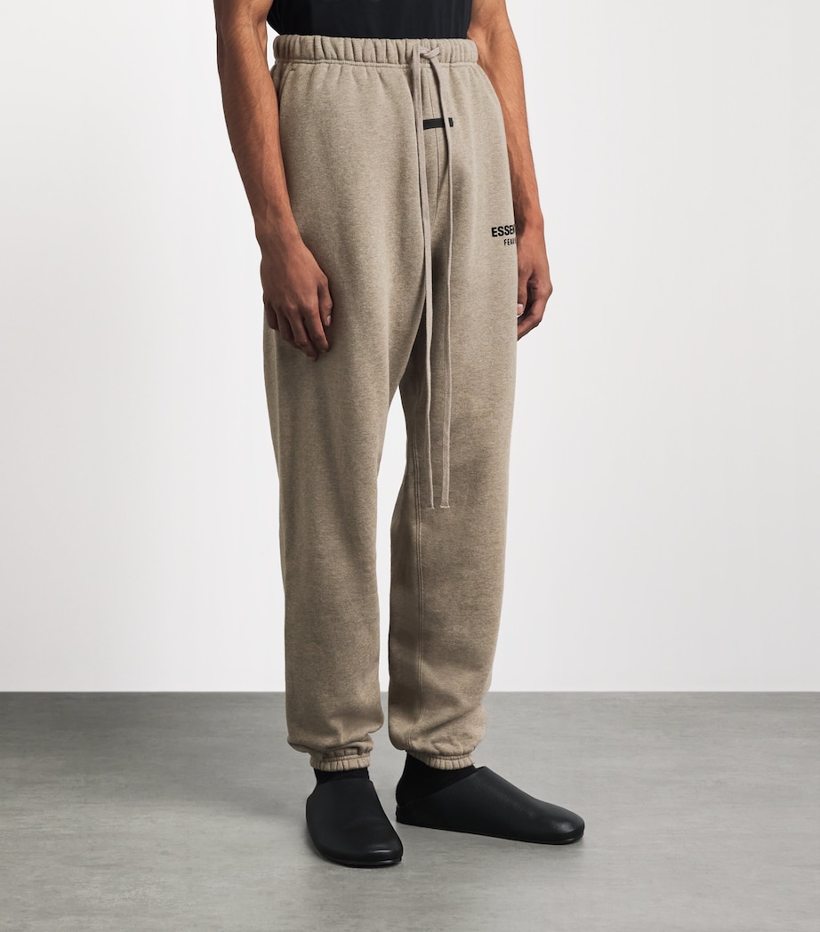 FEAR OF GOD ESSENTIALS Mens Classic Logo Sweatpants Homestead Heather Image 4