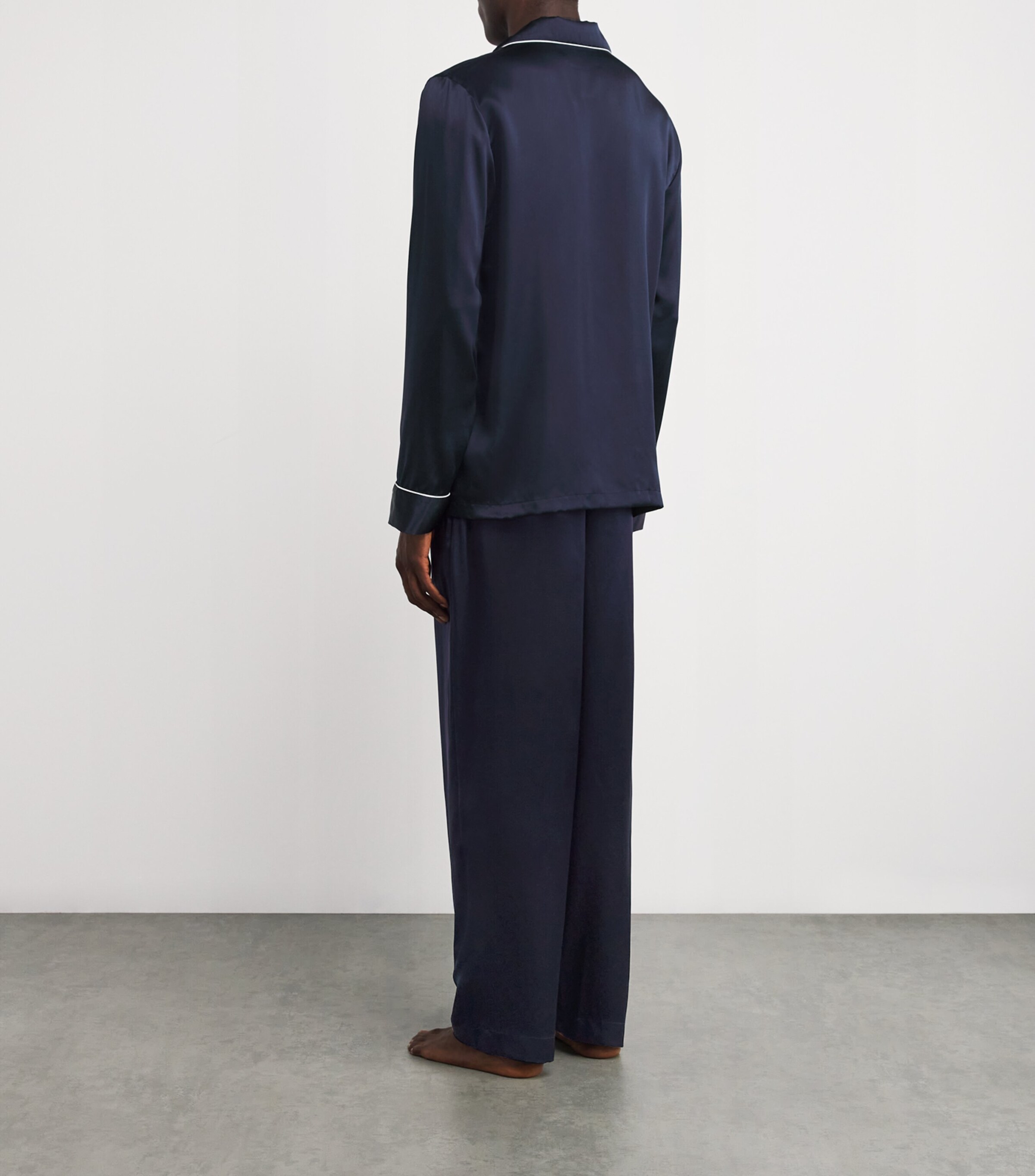 Derek Rose Mens Silk Bailey Pyjama Set Navy Image 3
